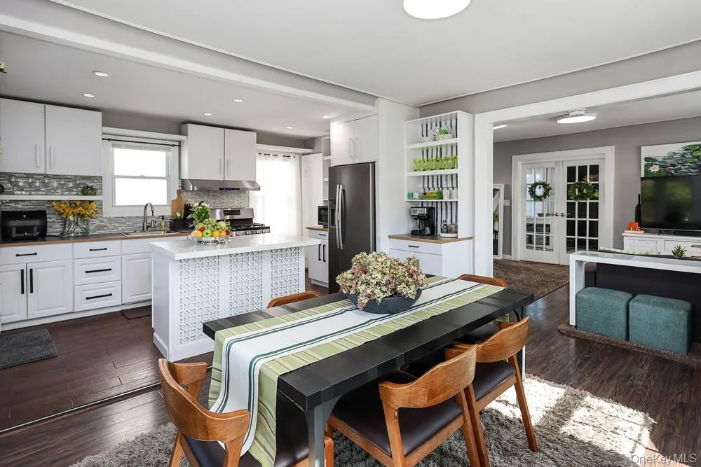 88-38 197th Street, New York, NY, 2 Bedrooms Bedrooms, 5 Rooms Rooms,2 BathroomsBathrooms,Residential,For Rent,197th,0,1055128 88-38 197th Street, New York, NY, 2 Bedrooms Bedrooms, 5 Rooms Rooms,2 BathroomsBathrooms,Residential,For Rent,197th,0,1055128