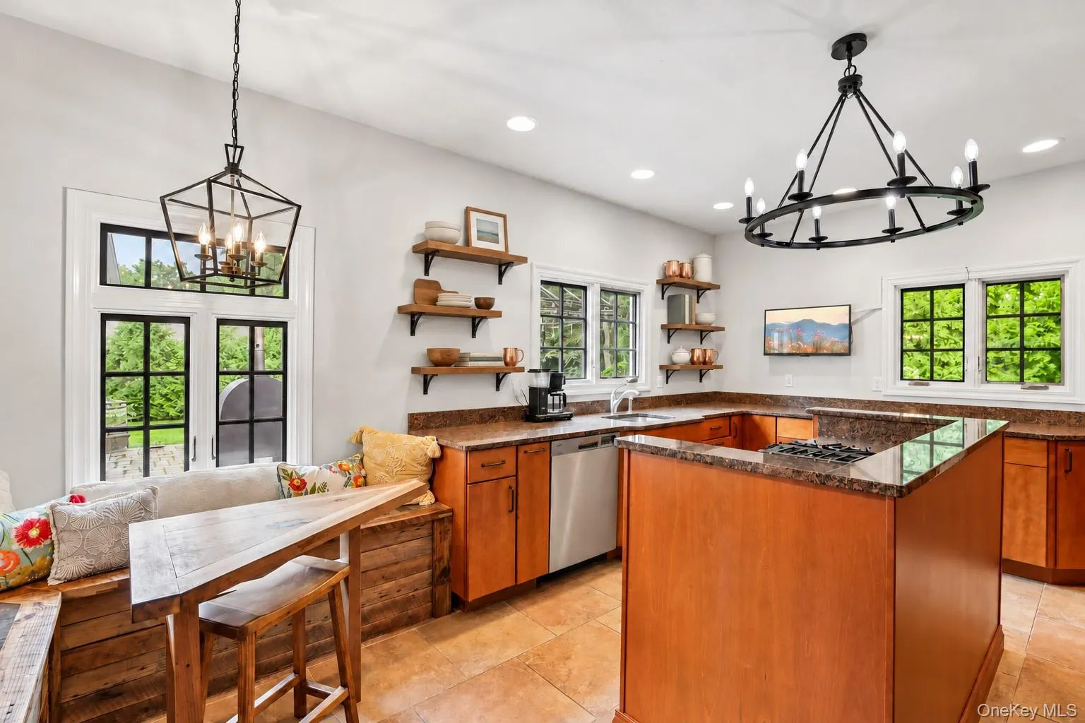 Eat-In Kitchen Eat-In Kitchen