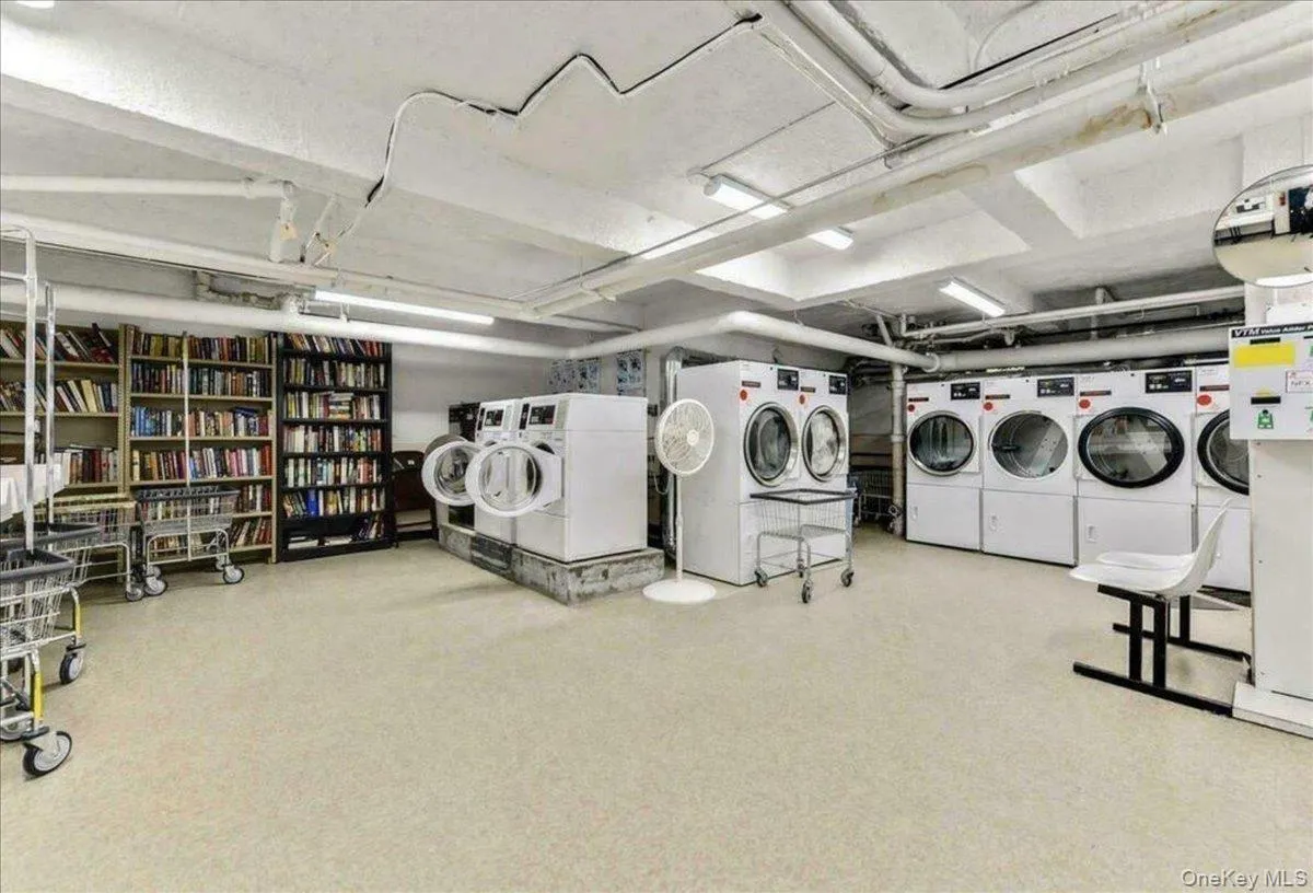 68-61 Yellowstone Boulevard, New York, NY, 1 Bedroom Bedrooms, 4 Rooms Rooms,1 BathroomBathrooms,Residential,For Rent,Yellowstone,0,1055144 68-61 Yellowstone Boulevard, New York, NY, 1 Bedroom Bedrooms, 4 Rooms Rooms,1 BathroomBathrooms,Residential,For Rent,Yellowstone,0,1055144