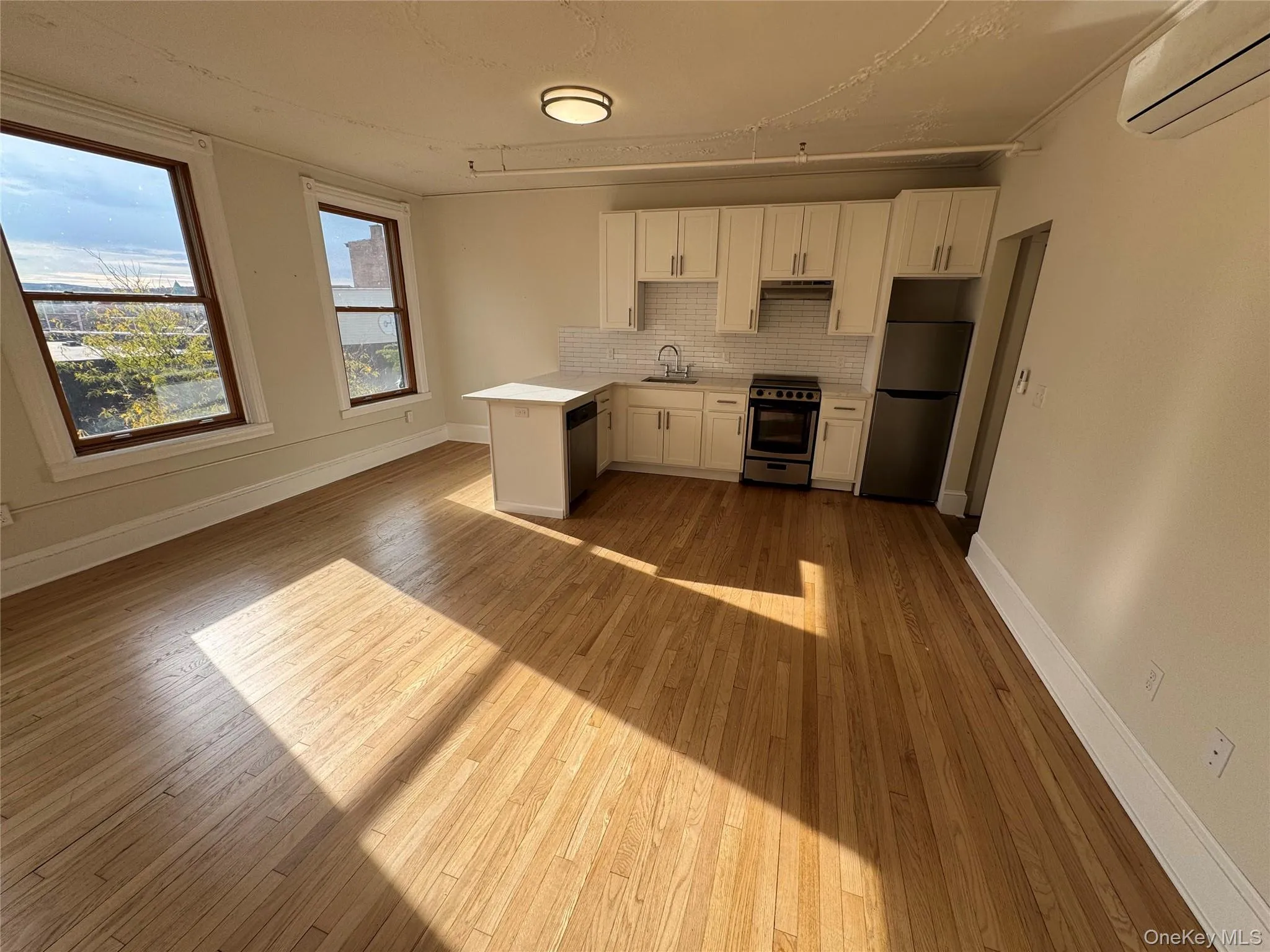317 Main Street, Poughkeepsie, NY, 1 Bedroom Bedrooms, 3 Rooms Rooms,1 BathroomBathrooms,Residential Lease,For Rent,Main,0,1055157 317 Main Street, Poughkeepsie, NY, 1 Bedroom Bedrooms, 3 Rooms Rooms,1 BathroomBathrooms,Residential Lease,For Rent,Main,0,1055157