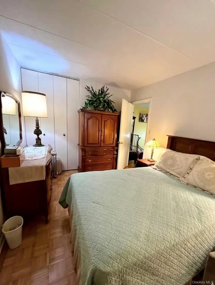 6809 242nd Street, New York, NY, 2 Bedrooms Bedrooms, 4 Rooms Rooms,1 BathroomBathrooms,Residential,For Rent,242nd,0,1055162 6809 242nd Street, New York, NY, 2 Bedrooms Bedrooms, 4 Rooms Rooms,1 BathroomBathrooms,Residential,For Rent,242nd,0,1055162