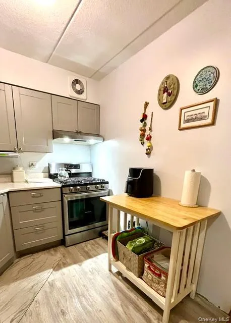 6809 242nd Street, New York, NY, 2 Bedrooms Bedrooms, 4 Rooms Rooms,1 BathroomBathrooms,Residential,For Rent,242nd,0,1055162 6809 242nd Street, New York, NY, 2 Bedrooms Bedrooms, 4 Rooms Rooms,1 BathroomBathrooms,Residential,For Rent,242nd,0,1055162