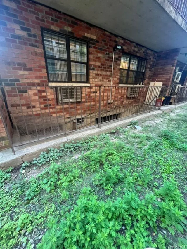 6809 242nd Street, New York, NY, 2 Bedrooms Bedrooms, 4 Rooms Rooms,1 BathroomBathrooms,Residential,For Rent,242nd,0,1055162 6809 242nd Street, New York, NY, 2 Bedrooms Bedrooms, 4 Rooms Rooms,1 BathroomBathrooms,Residential,For Rent,242nd,0,1055162