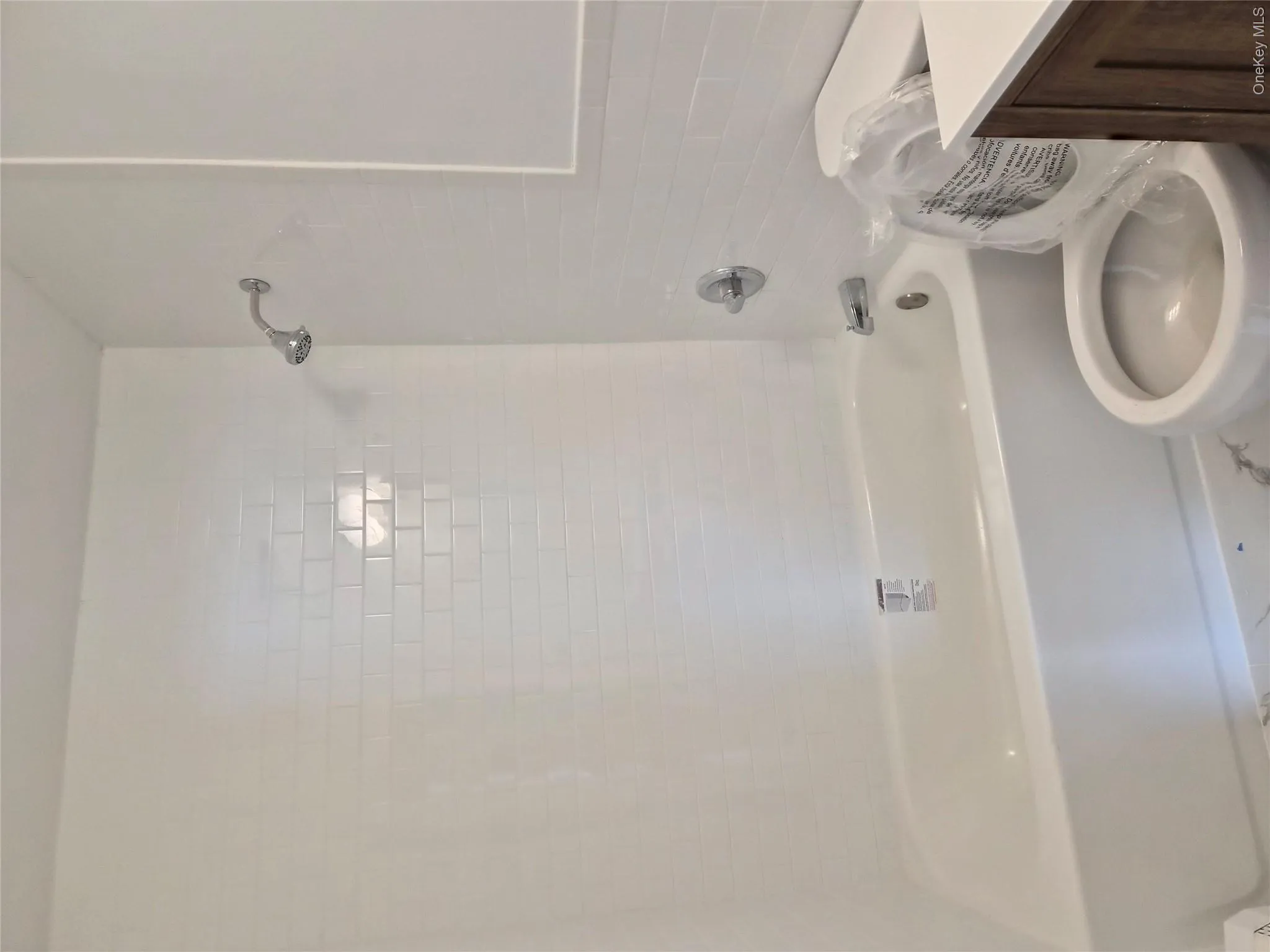 18-28 Bell Blvd Bayside, New York, NY, 2 Bedrooms Bedrooms, 4 Rooms Rooms,1 BathroomBathrooms,Residential Lease,For Rent,Bayside,0,1055164 18-28 Bell Blvd Bayside, New York, NY, 2 Bedrooms Bedrooms, 4 Rooms Rooms,1 BathroomBathrooms,Residential Lease,For Rent,Bayside,0,1055164