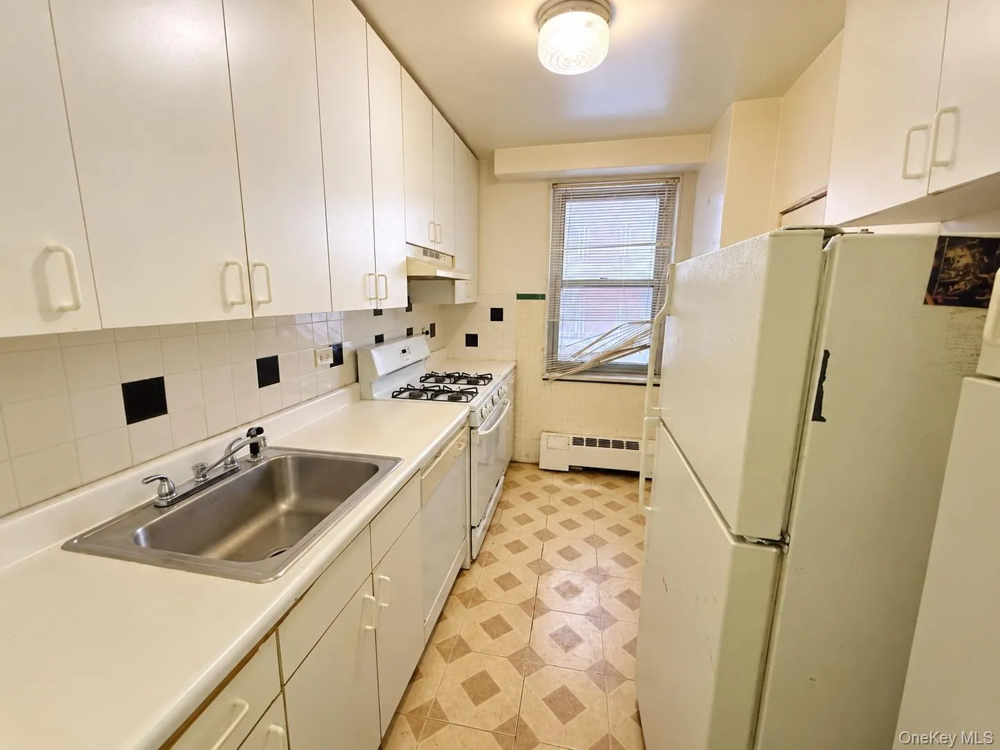 61-15 97th Street, New York, NY, 2 Bedrooms Bedrooms, 4 Rooms Rooms,2 BathroomsBathrooms,Residential,For Rent,97th,0,1055170 61-15 97th Street, New York, NY, 2 Bedrooms Bedrooms, 4 Rooms Rooms,2 BathroomsBathrooms,Residential,For Rent,97th,0,1055170