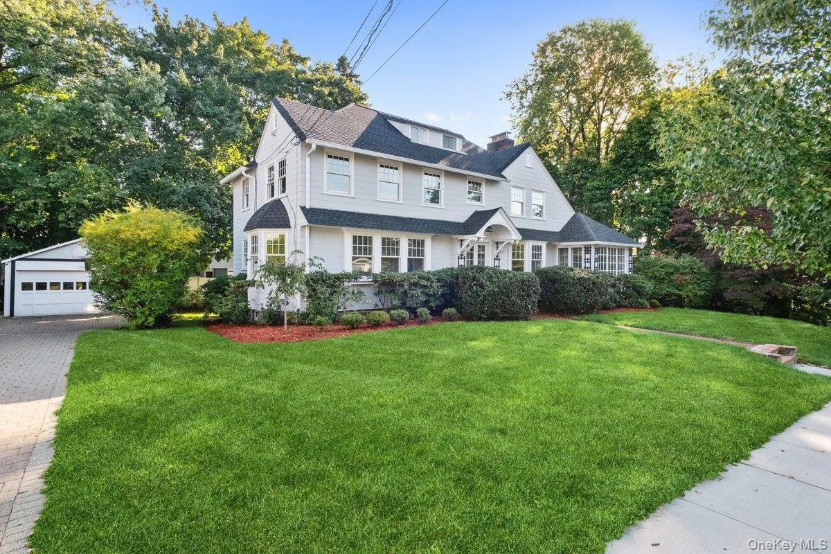 20 Whitfield Terrace, New Rochelle, NY, 5 Bedrooms Bedrooms, 8 Rooms Rooms,3 BathroomsBathrooms,Residential,For Rent,Whitfield,0,1055171 20 Whitfield Terrace, New Rochelle, NY, 5 Bedrooms Bedrooms, 8 Rooms Rooms,3 BathroomsBathrooms,Residential,For Rent,Whitfield,0,1055171