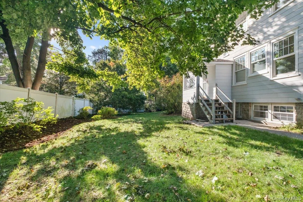 20 Whitfield Terrace, New Rochelle, NY, 5 Bedrooms Bedrooms, 8 Rooms Rooms,3 BathroomsBathrooms,Residential,For Rent,Whitfield,0,1055171 20 Whitfield Terrace, New Rochelle, NY, 5 Bedrooms Bedrooms, 8 Rooms Rooms,3 BathroomsBathrooms,Residential,For Rent,Whitfield,0,1055171