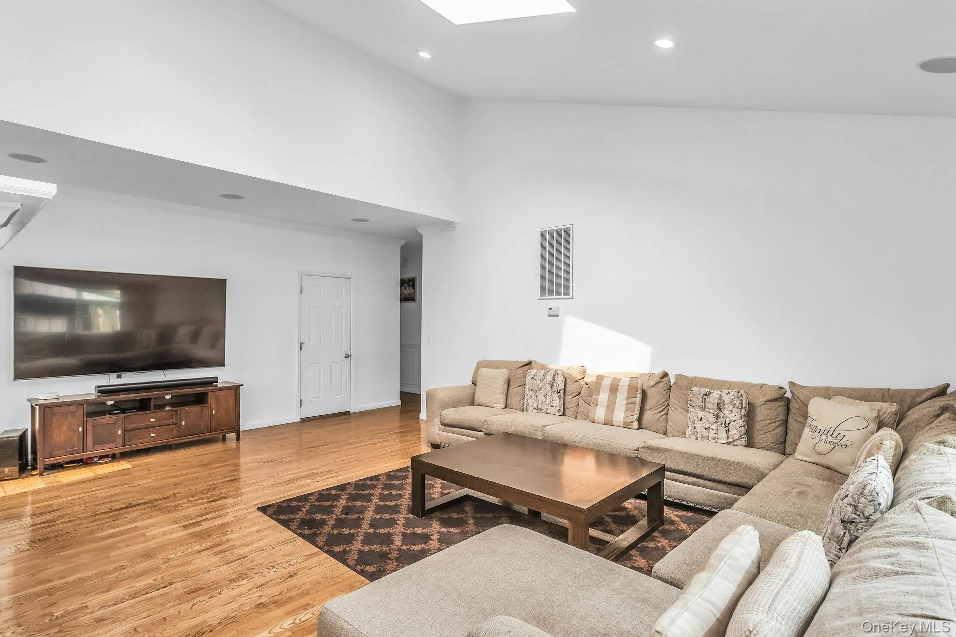 2800 Janet Avenue, Hempstead, NY, 4 Bedrooms Bedrooms, 12 Rooms Rooms,2 BathroomsBathrooms,Residential,For Rent,Janet,0,1055174 2800 Janet Avenue, Hempstead, NY, 4 Bedrooms Bedrooms, 12 Rooms Rooms,2 BathroomsBathrooms,Residential,For Rent,Janet,0,1055174