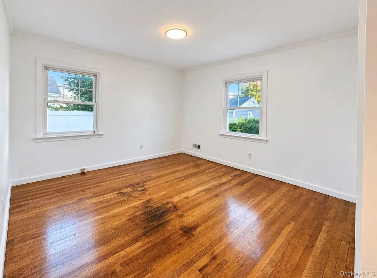 411 Howells Road, Islip, NY, 4 Bedrooms Bedrooms, 6 Rooms Rooms,1 BathroomBathrooms,Residential,For Rent,Howells,0,1055182 411 Howells Road, Islip, NY, 4 Bedrooms Bedrooms, 6 Rooms Rooms,1 BathroomBathrooms,Residential,For Rent,Howells,0,1055182