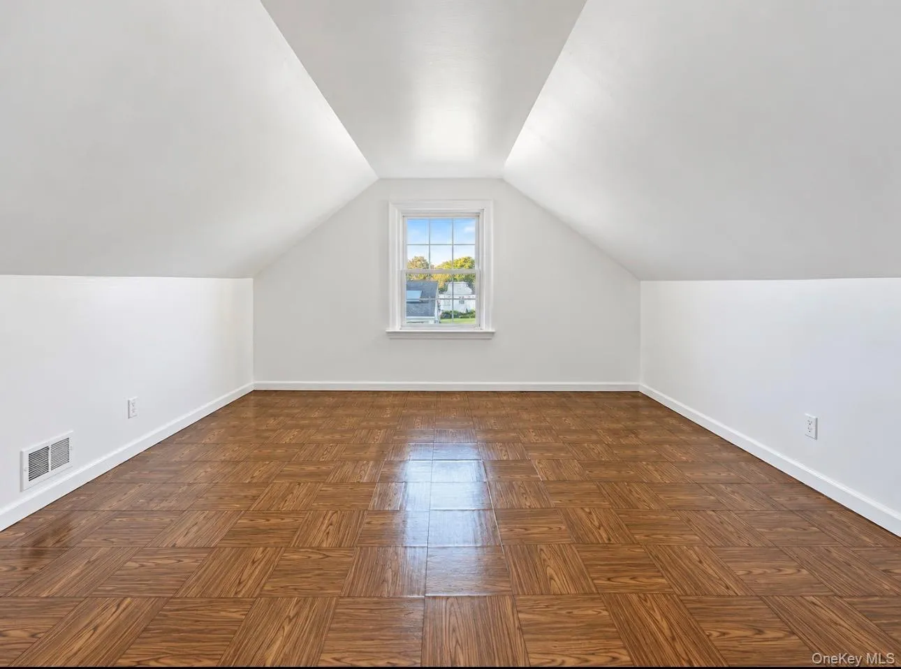 411 Howells Road, Islip, NY, 4 Bedrooms Bedrooms, 6 Rooms Rooms,1 BathroomBathrooms,Residential,For Rent,Howells,0,1055182 411 Howells Road, Islip, NY, 4 Bedrooms Bedrooms, 6 Rooms Rooms,1 BathroomBathrooms,Residential,For Rent,Howells,0,1055182
