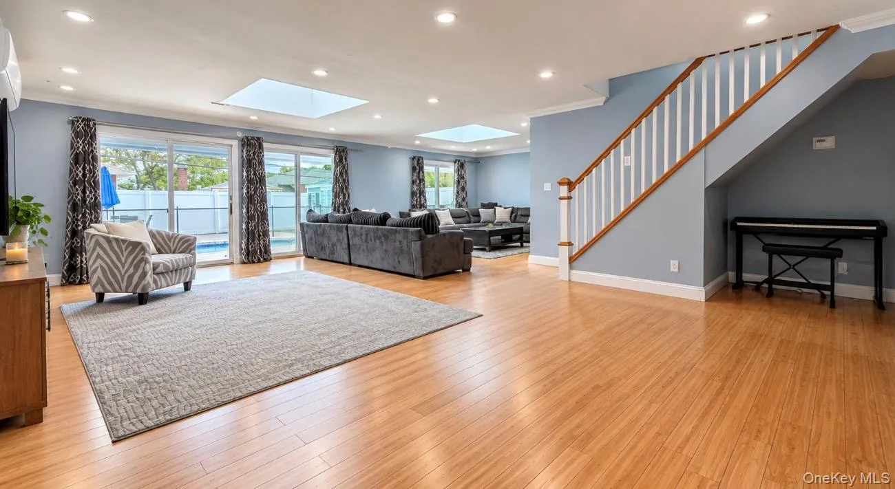 271 Twin Lane, Hempstead, NY, 5 Bedrooms Bedrooms, 9 Rooms Rooms,2 BathroomsBathrooms,Residential,For Rent,Twin,0,1055184 271 Twin Lane, Hempstead, NY, 5 Bedrooms Bedrooms, 9 Rooms Rooms,2 BathroomsBathrooms,Residential,For Rent,Twin,0,1055184