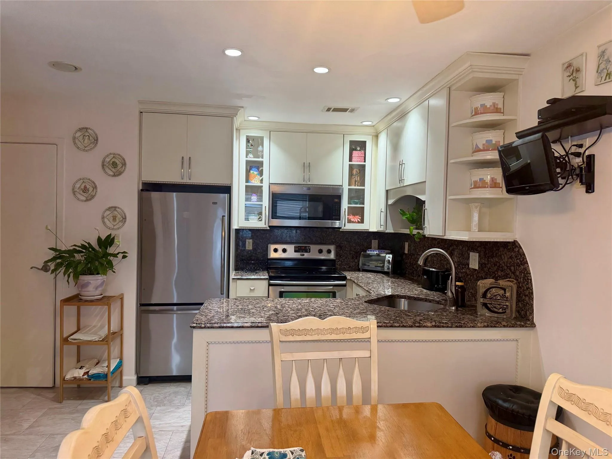26 Whalers Cove, Babylon, NY, 2 Bedrooms Bedrooms, 5 Rooms Rooms,1 BathroomBathrooms,Residential,For Rent,Whalers,0,1055188 26 Whalers Cove, Babylon, NY, 2 Bedrooms Bedrooms, 5 Rooms Rooms,1 BathroomBathrooms,Residential,For Rent,Whalers,0,1055188