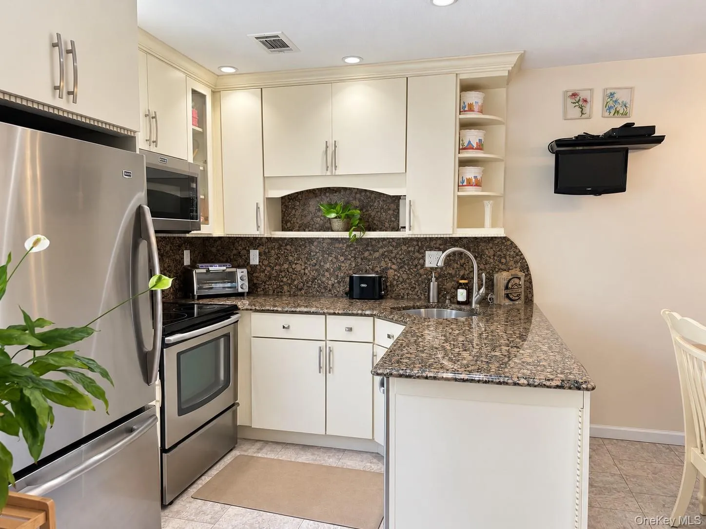 26 Whalers Cove, Babylon, NY, 2 Bedrooms Bedrooms, 5 Rooms Rooms,1 BathroomBathrooms,Residential,For Rent,Whalers,0,1055188 26 Whalers Cove, Babylon, NY, 2 Bedrooms Bedrooms, 5 Rooms Rooms,1 BathroomBathrooms,Residential,For Rent,Whalers,0,1055188