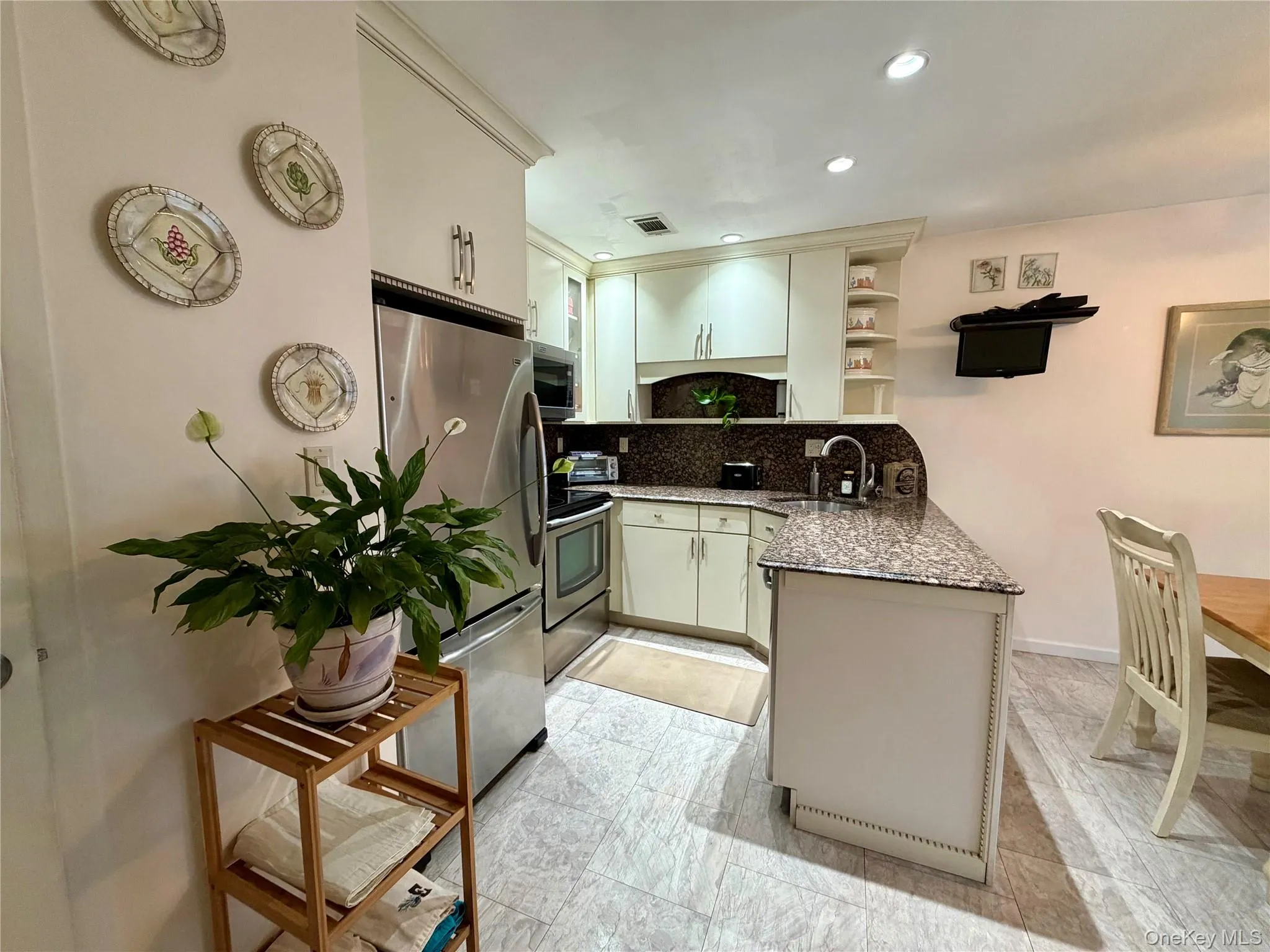 26 Whalers Cove, Babylon, NY, 2 Bedrooms Bedrooms, 5 Rooms Rooms,1 BathroomBathrooms,Residential,For Rent,Whalers,0,1055188 26 Whalers Cove, Babylon, NY, 2 Bedrooms Bedrooms, 5 Rooms Rooms,1 BathroomBathrooms,Residential,For Rent,Whalers,0,1055188