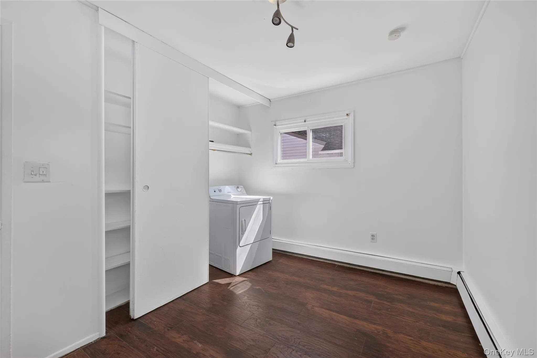 17 Berry Lane, Oyster Bay, NY, 3 Bedrooms Bedrooms, 7 Rooms Rooms,1 BathroomBathrooms,Residential,For Rent,Berry,0,1055192 17 Berry Lane, Oyster Bay, NY, 3 Bedrooms Bedrooms, 7 Rooms Rooms,1 BathroomBathrooms,Residential,For Rent,Berry,0,1055192