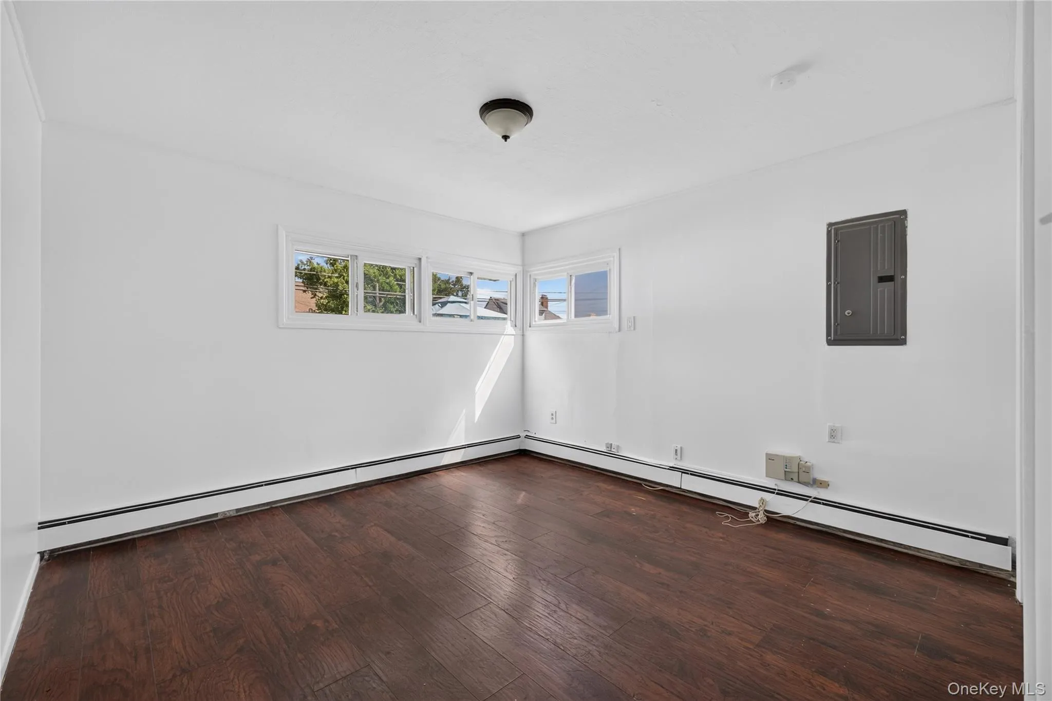 17 Berry Lane, Oyster Bay, NY, 3 Bedrooms Bedrooms, 7 Rooms Rooms,1 BathroomBathrooms,Residential,For Rent,Berry,0,1055192 17 Berry Lane, Oyster Bay, NY, 3 Bedrooms Bedrooms, 7 Rooms Rooms,1 BathroomBathrooms,Residential,For Rent,Berry,0,1055192