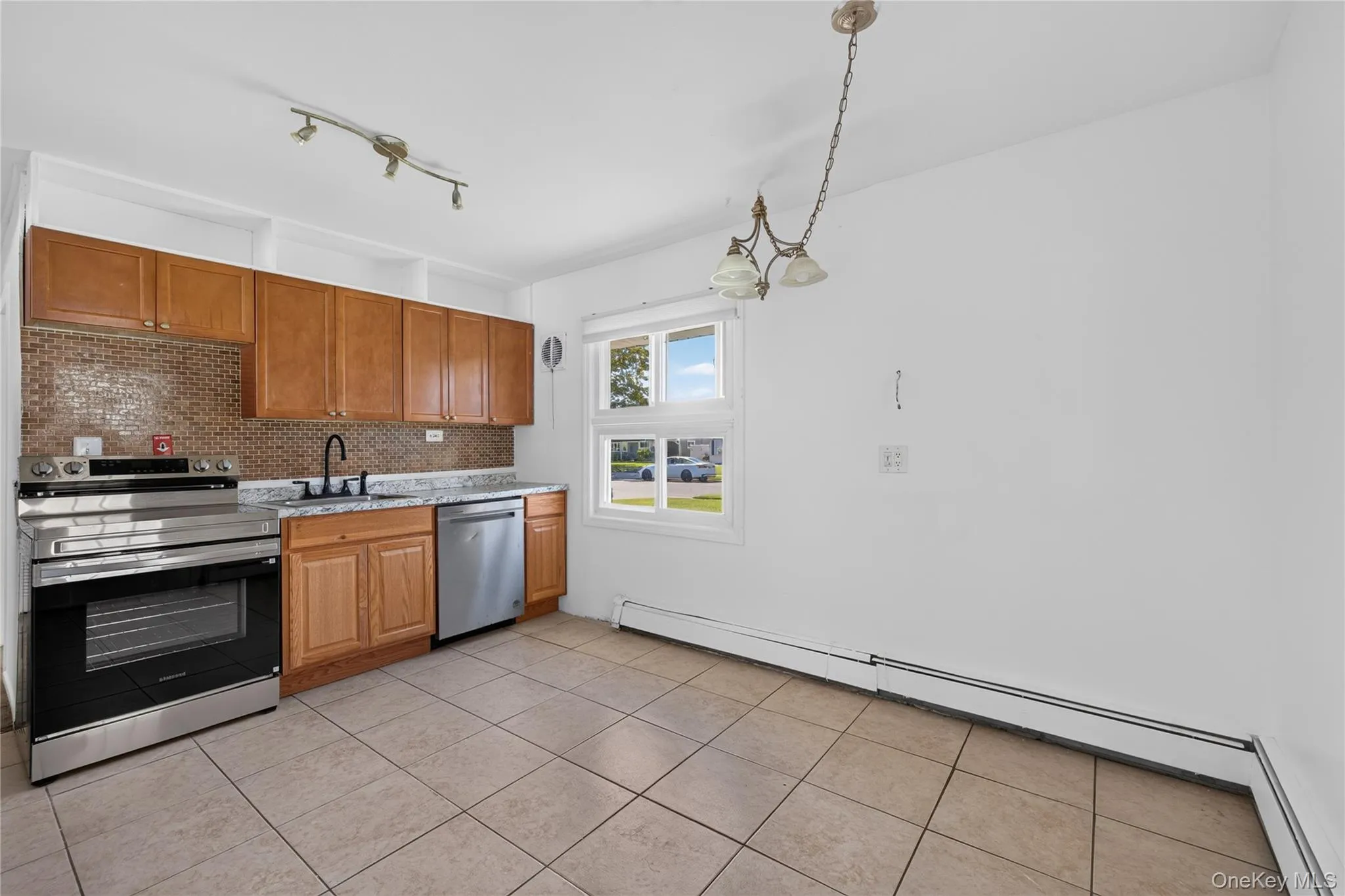 17 Berry Lane, Oyster Bay, NY, 3 Bedrooms Bedrooms, 7 Rooms Rooms,1 BathroomBathrooms,Residential,For Rent,Berry,0,1055192 17 Berry Lane, Oyster Bay, NY, 3 Bedrooms Bedrooms, 7 Rooms Rooms,1 BathroomBathrooms,Residential,For Rent,Berry,0,1055192