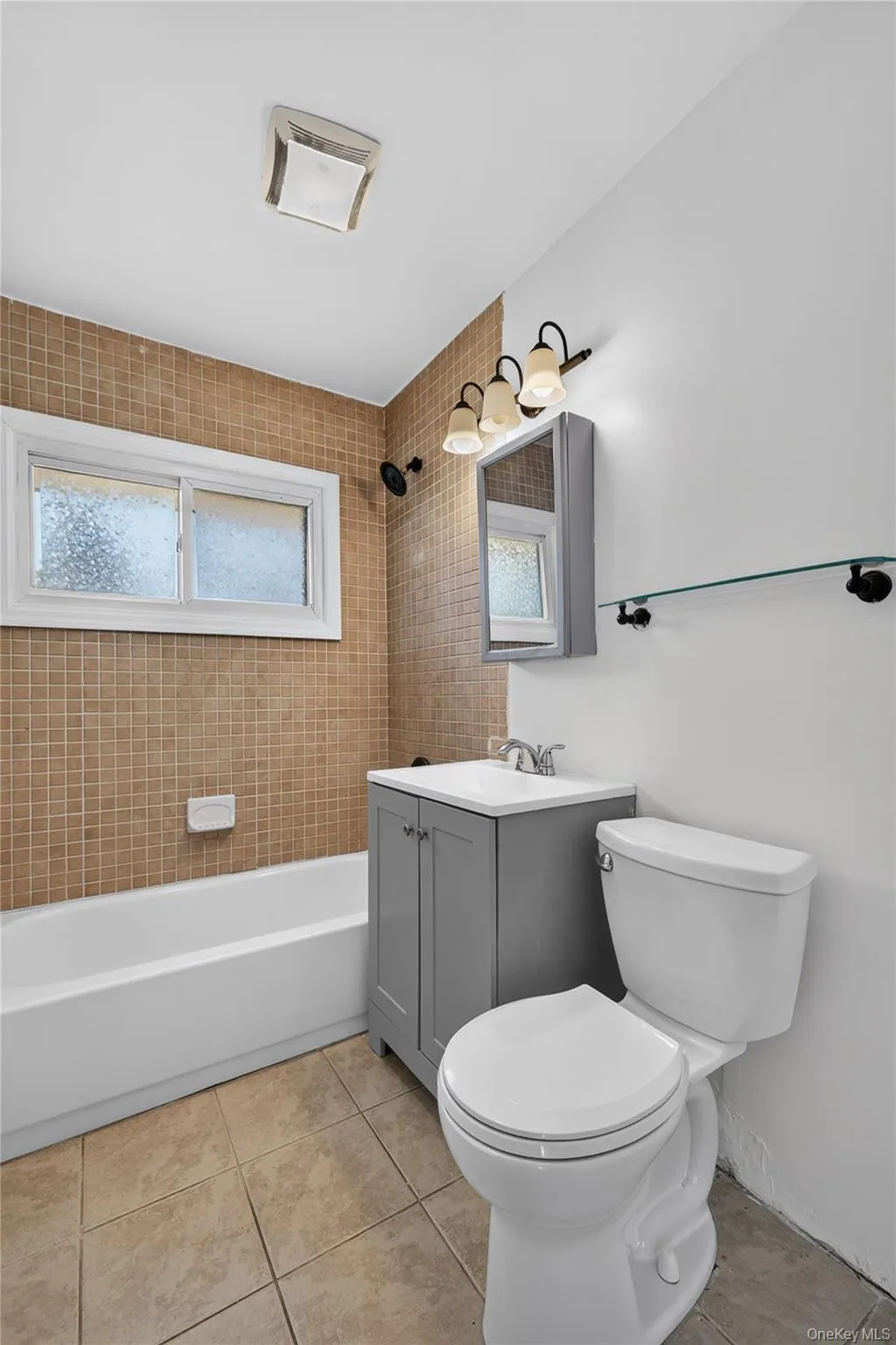17 Berry Lane, Oyster Bay, NY, 3 Bedrooms Bedrooms, 7 Rooms Rooms,1 BathroomBathrooms,Residential,For Rent,Berry,0,1055192 17 Berry Lane, Oyster Bay, NY, 3 Bedrooms Bedrooms, 7 Rooms Rooms,1 BathroomBathrooms,Residential,For Rent,Berry,0,1055192
