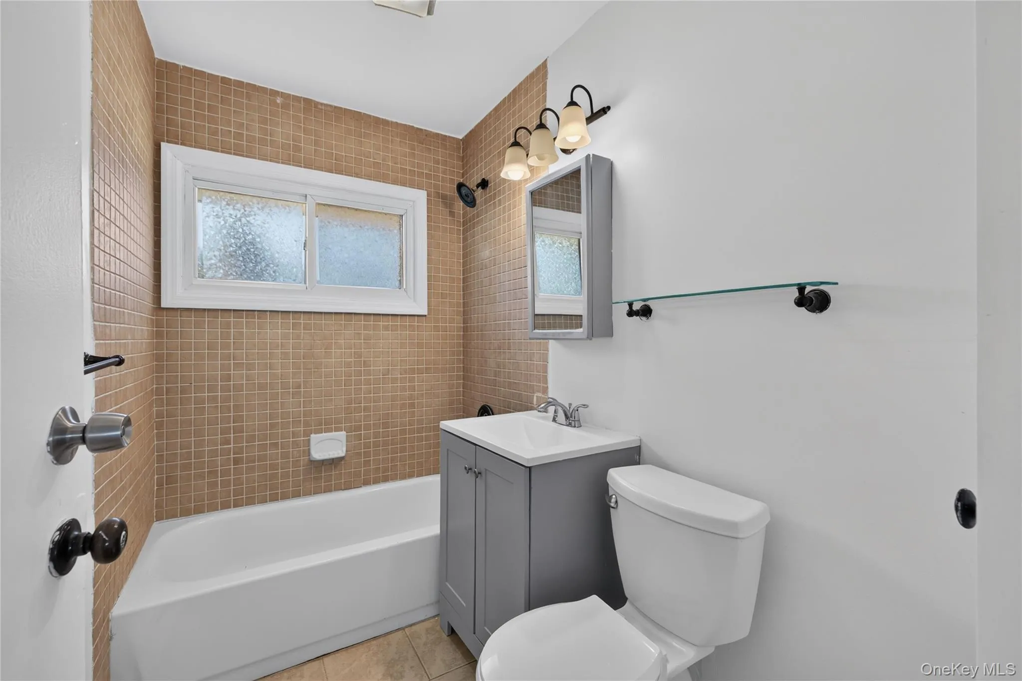 17 Berry Lane, Oyster Bay, NY, 3 Bedrooms Bedrooms, 7 Rooms Rooms,1 BathroomBathrooms,Residential,For Rent,Berry,0,1055192 17 Berry Lane, Oyster Bay, NY, 3 Bedrooms Bedrooms, 7 Rooms Rooms,1 BathroomBathrooms,Residential,For Rent,Berry,0,1055192