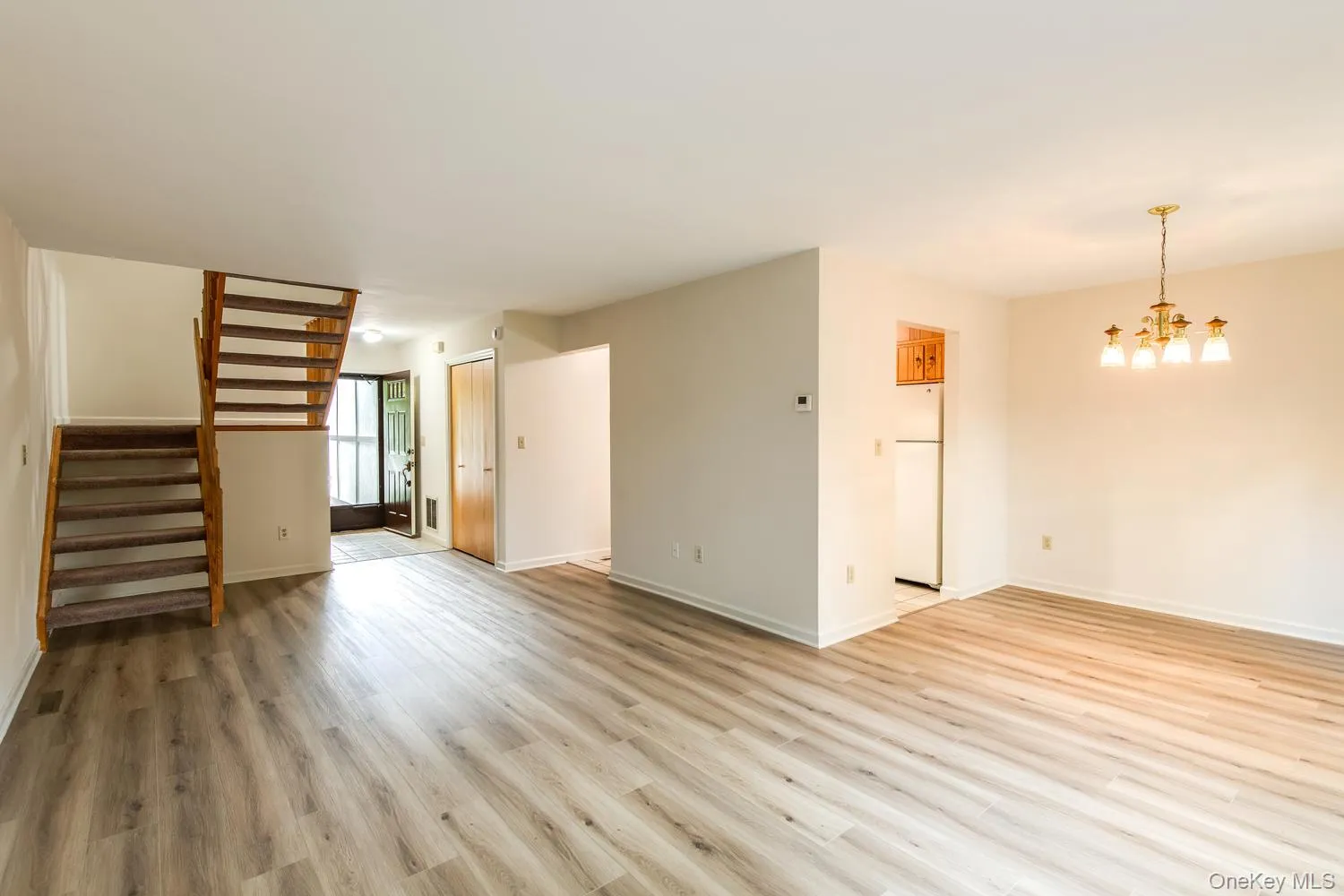 Open, flowing floorplan Open, flowing floorplan