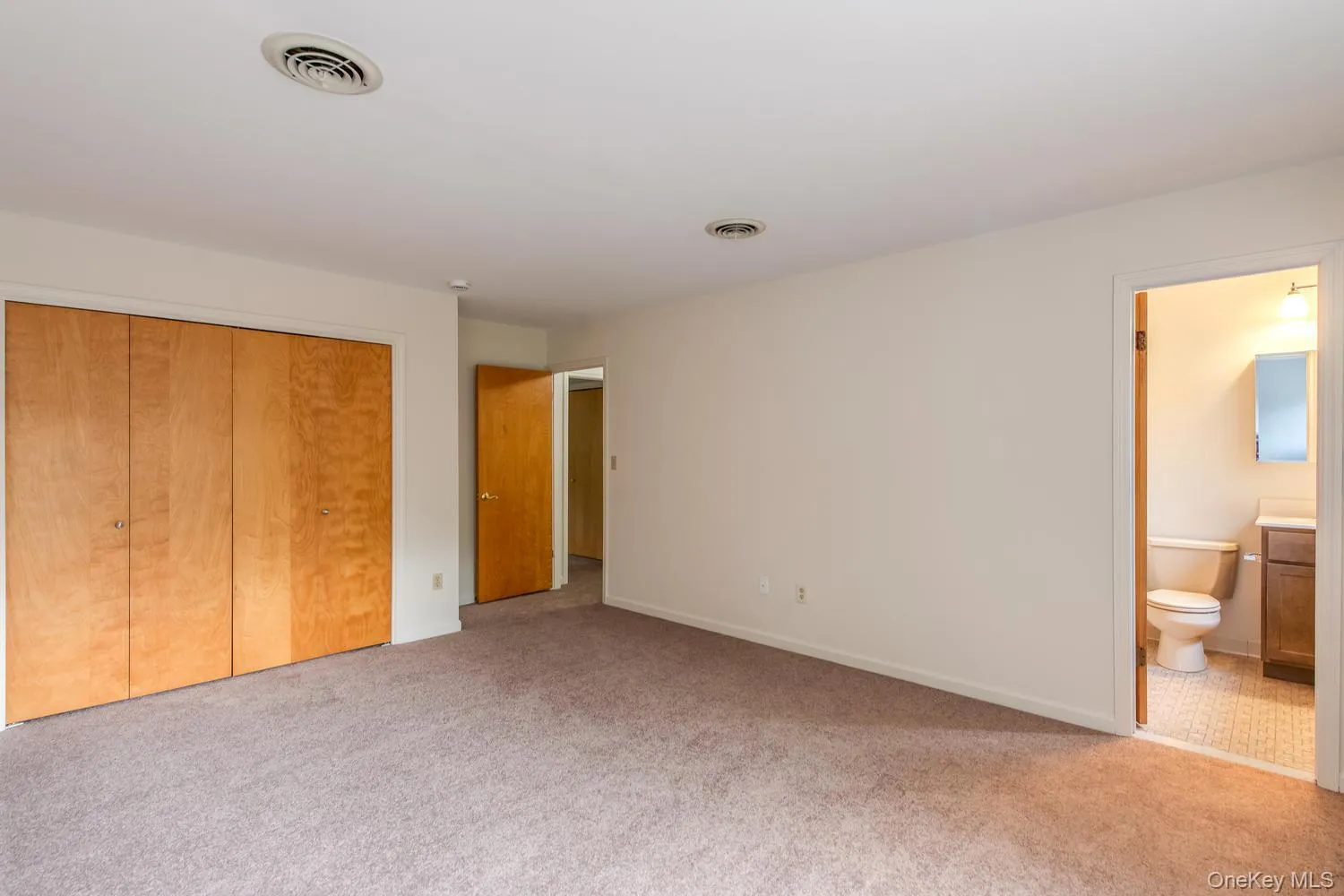 Great closet space Great closet space