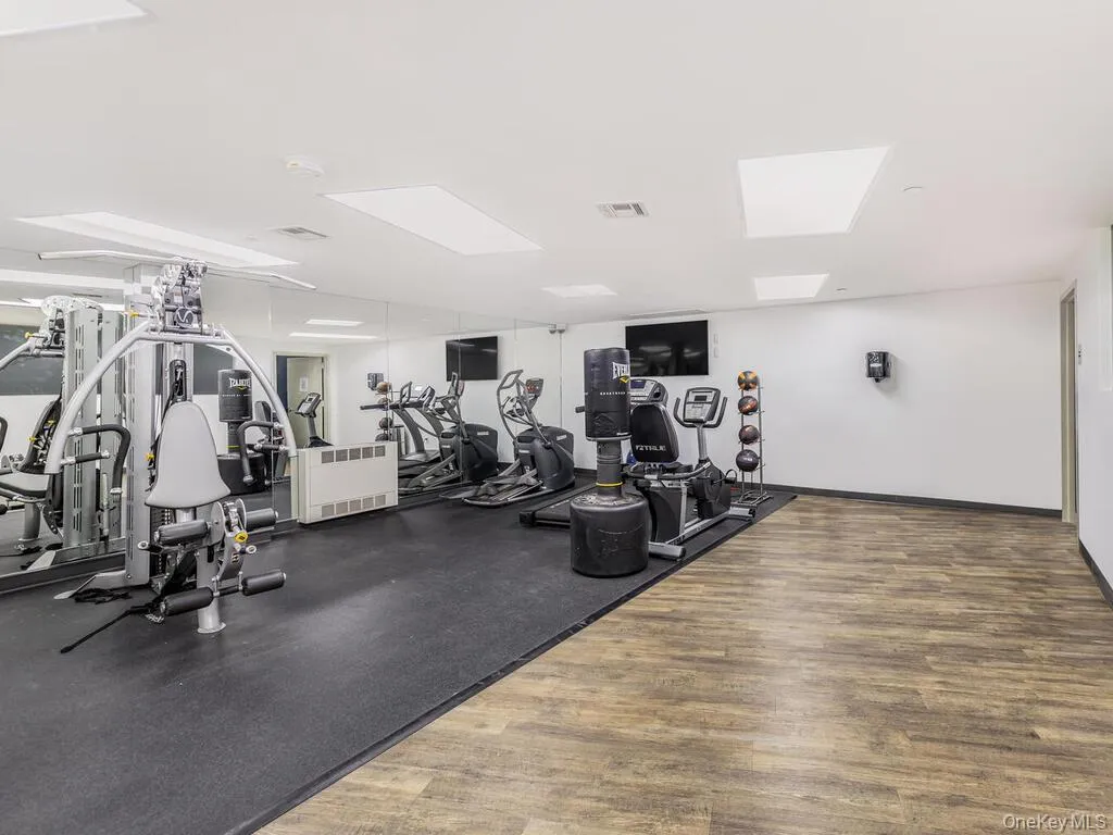 3620 OXFORD Avenue, New York, NY, 3 Bedrooms Bedrooms, 6 Rooms Rooms,2 BathroomsBathrooms,Residential Lease,For Rent,OXFORD,0,1055215 3620 OXFORD Avenue, New York, NY, 3 Bedrooms Bedrooms, 6 Rooms Rooms,2 BathroomsBathrooms,Residential Lease,For Rent,OXFORD,0,1055215