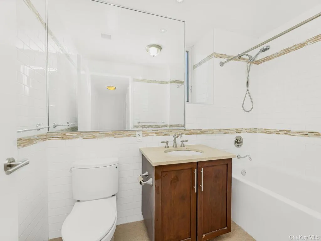 3620 OXFORD Avenue, New York, NY, 3 Bedrooms Bedrooms, 6 Rooms Rooms,2 BathroomsBathrooms,Residential Lease,For Rent,OXFORD,0,1055215 3620 OXFORD Avenue, New York, NY, 3 Bedrooms Bedrooms, 6 Rooms Rooms,2 BathroomsBathrooms,Residential Lease,For Rent,OXFORD,0,1055215
