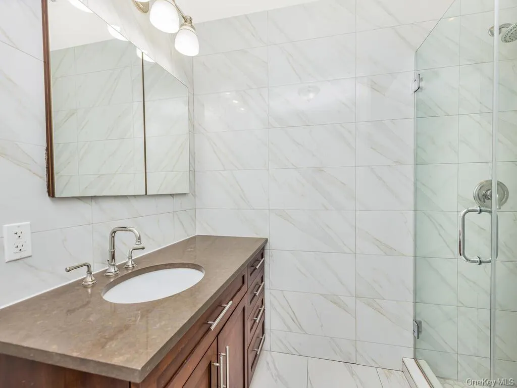 3620 OXFORD Avenue, New York, NY, 3 Bedrooms Bedrooms, 6 Rooms Rooms,2 BathroomsBathrooms,Residential Lease,For Rent,OXFORD,0,1055215 3620 OXFORD Avenue, New York, NY, 3 Bedrooms Bedrooms, 6 Rooms Rooms,2 BathroomsBathrooms,Residential Lease,For Rent,OXFORD,0,1055215