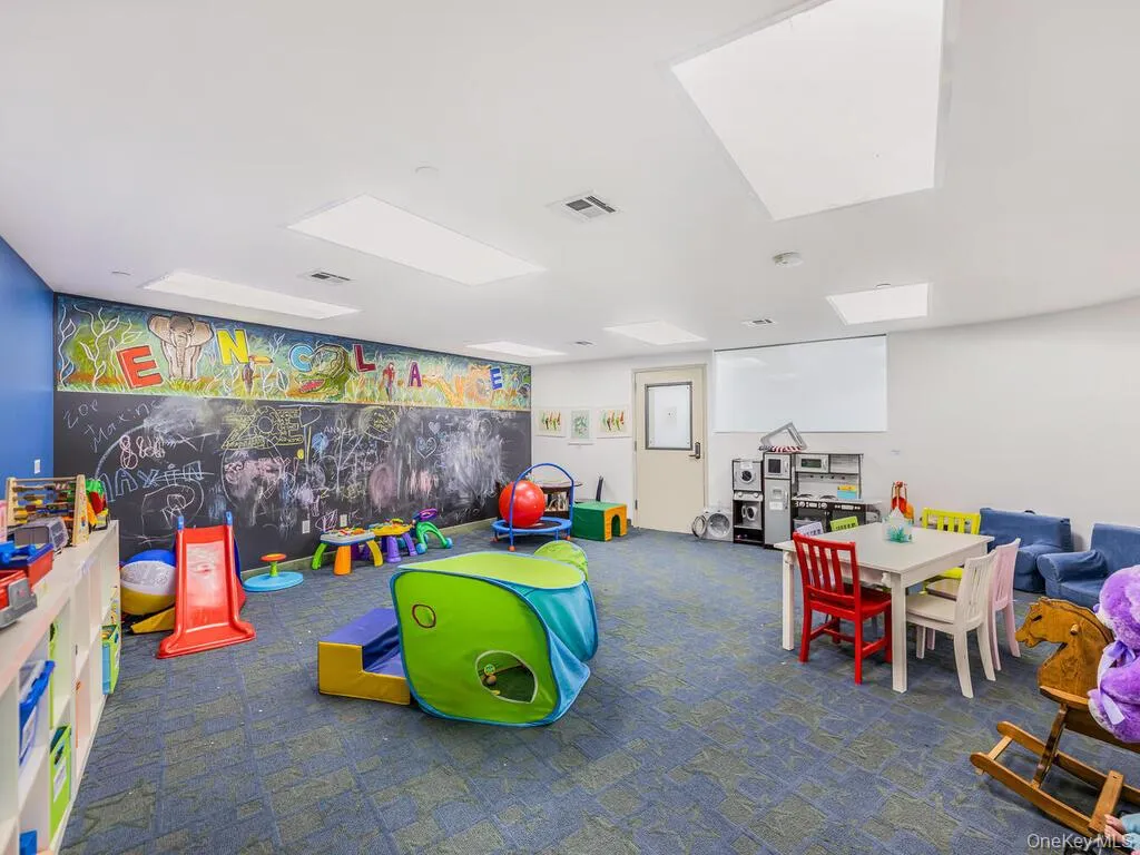 3620 OXFORD Avenue, New York, NY, 3 Bedrooms Bedrooms, 6 Rooms Rooms,2 BathroomsBathrooms,Residential Lease,For Rent,OXFORD,0,1055215 3620 OXFORD Avenue, New York, NY, 3 Bedrooms Bedrooms, 6 Rooms Rooms,2 BathroomsBathrooms,Residential Lease,For Rent,OXFORD,0,1055215