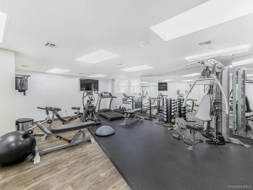 3620 OXFORD Avenue, New York, NY, 3 Bedrooms Bedrooms, 6 Rooms Rooms,2 BathroomsBathrooms,Residential Lease,For Rent,OXFORD,0,1055215 3620 OXFORD Avenue, New York, NY, 3 Bedrooms Bedrooms, 6 Rooms Rooms,2 BathroomsBathrooms,Residential Lease,For Rent,OXFORD,0,1055215
