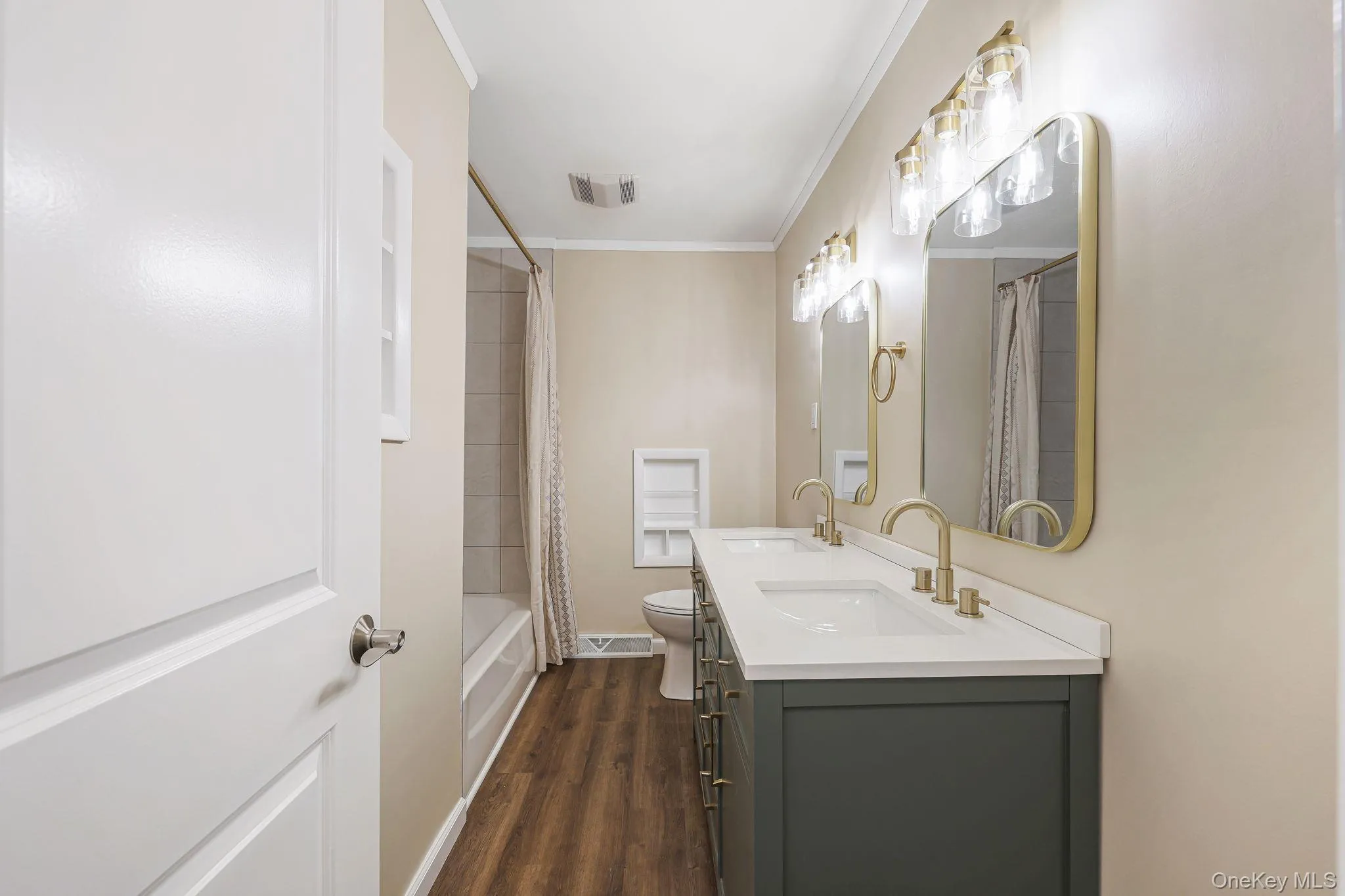159 Wawayanda Avenue, Middletown, NY, 3 Bedrooms Bedrooms, 9 Rooms Rooms,2 BathroomsBathrooms,Residential,For Rent,Wawayanda,0,1055220 159 Wawayanda Avenue, Middletown, NY, 3 Bedrooms Bedrooms, 9 Rooms Rooms,2 BathroomsBathrooms,Residential,For Rent,Wawayanda,0,1055220