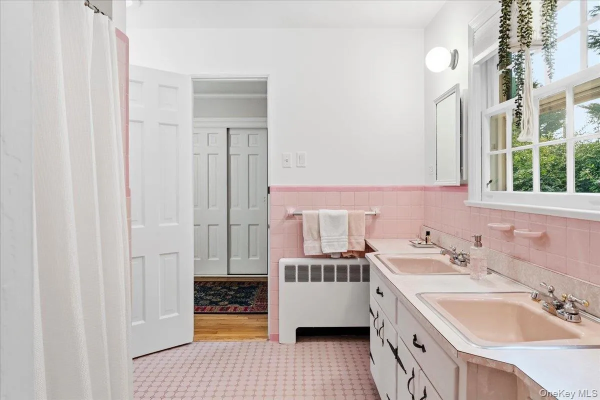 3075 Wilson Avenue, Hempstead, NY, 3 Bedrooms Bedrooms, 7 Rooms Rooms,2 BathroomsBathrooms,Residential,For Rent,Wilson,0,1055221 3075 Wilson Avenue, Hempstead, NY, 3 Bedrooms Bedrooms, 7 Rooms Rooms,2 BathroomsBathrooms,Residential,For Rent,Wilson,0,1055221
