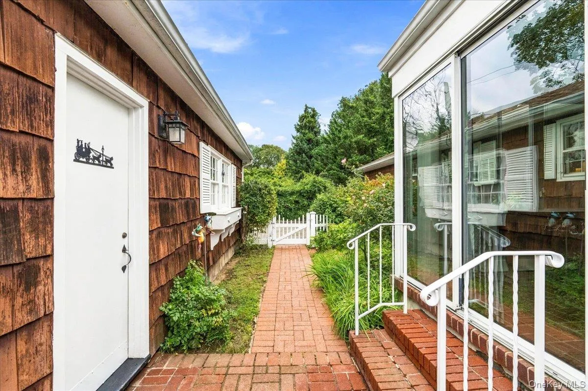 3075 Wilson Avenue, Hempstead, NY, 3 Bedrooms Bedrooms, 7 Rooms Rooms,2 BathroomsBathrooms,Residential,For Rent,Wilson,0,1055221 3075 Wilson Avenue, Hempstead, NY, 3 Bedrooms Bedrooms, 7 Rooms Rooms,2 BathroomsBathrooms,Residential,For Rent,Wilson,0,1055221
