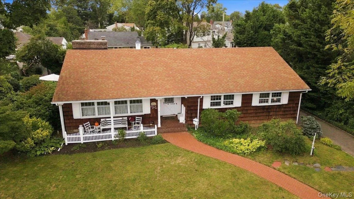 3075 Wilson Avenue, Hempstead, NY, 3 Bedrooms Bedrooms, 7 Rooms Rooms,2 BathroomsBathrooms,Residential,For Rent,Wilson,0,1055221 3075 Wilson Avenue, Hempstead, NY, 3 Bedrooms Bedrooms, 7 Rooms Rooms,2 BathroomsBathrooms,Residential,For Rent,Wilson,0,1055221