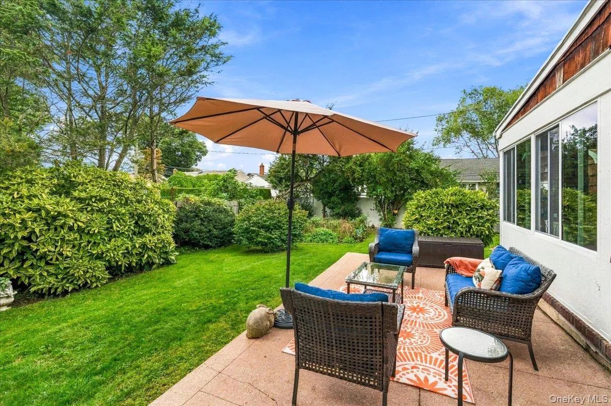 3075 Wilson Avenue, Hempstead, NY, 3 Bedrooms Bedrooms, 7 Rooms Rooms,2 BathroomsBathrooms,Residential,For Rent,Wilson,0,1055221 3075 Wilson Avenue, Hempstead, NY, 3 Bedrooms Bedrooms, 7 Rooms Rooms,2 BathroomsBathrooms,Residential,For Rent,Wilson,0,1055221