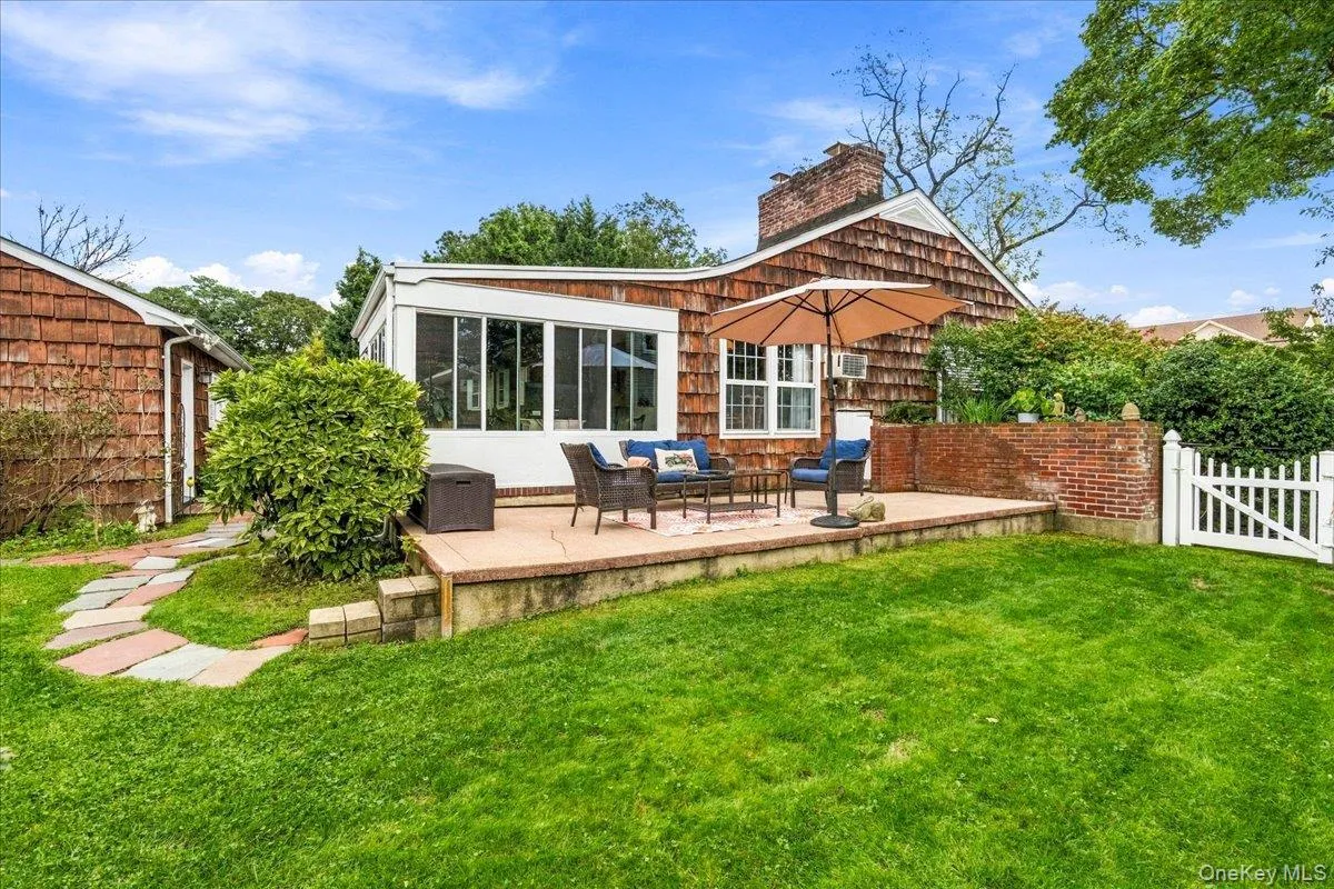 3075 Wilson Avenue, Hempstead, NY, 3 Bedrooms Bedrooms, 7 Rooms Rooms,2 BathroomsBathrooms,Residential,For Rent,Wilson,0,1055221 3075 Wilson Avenue, Hempstead, NY, 3 Bedrooms Bedrooms, 7 Rooms Rooms,2 BathroomsBathrooms,Residential,For Rent,Wilson,0,1055221