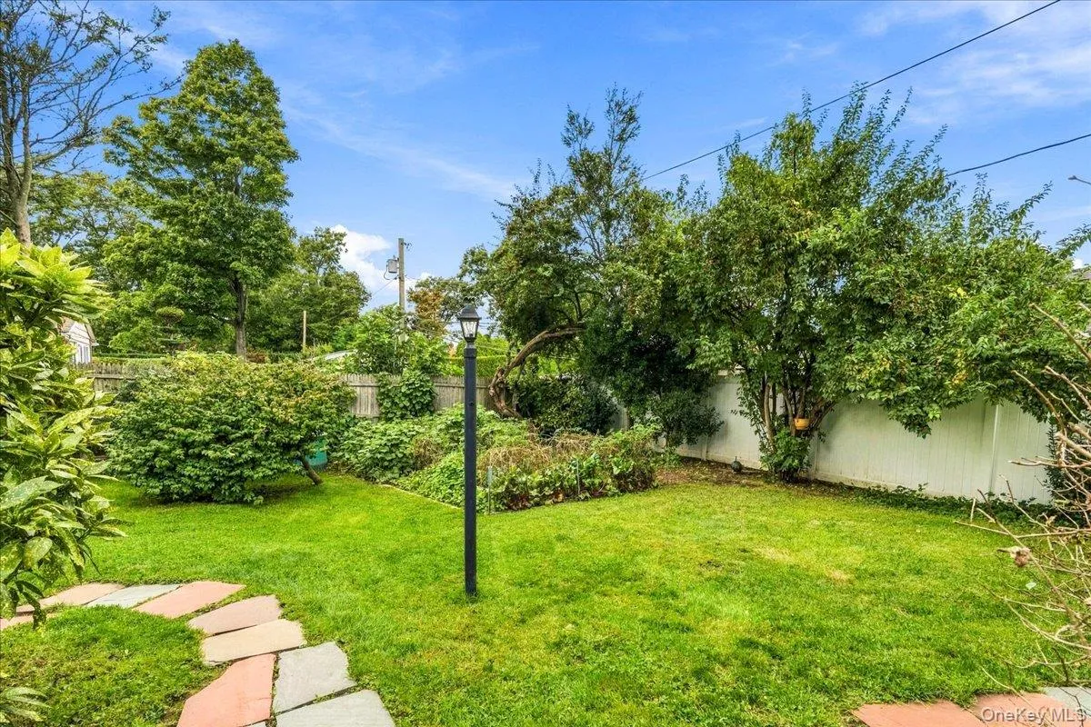 3075 Wilson Avenue, Hempstead, NY, 3 Bedrooms Bedrooms, 7 Rooms Rooms,2 BathroomsBathrooms,Residential,For Rent,Wilson,0,1055221 3075 Wilson Avenue, Hempstead, NY, 3 Bedrooms Bedrooms, 7 Rooms Rooms,2 BathroomsBathrooms,Residential,For Rent,Wilson,0,1055221