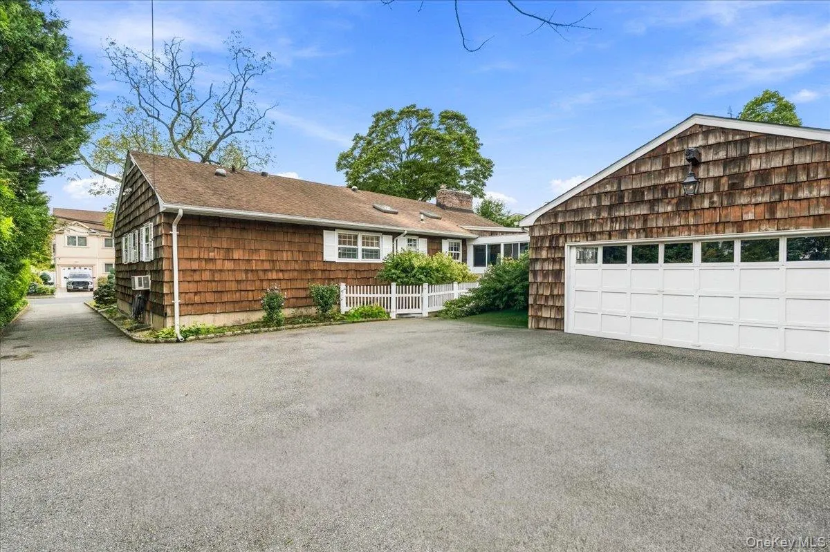 3075 Wilson Avenue, Hempstead, NY, 3 Bedrooms Bedrooms, 7 Rooms Rooms,2 BathroomsBathrooms,Residential,For Rent,Wilson,0,1055221 3075 Wilson Avenue, Hempstead, NY, 3 Bedrooms Bedrooms, 7 Rooms Rooms,2 BathroomsBathrooms,Residential,For Rent,Wilson,0,1055221