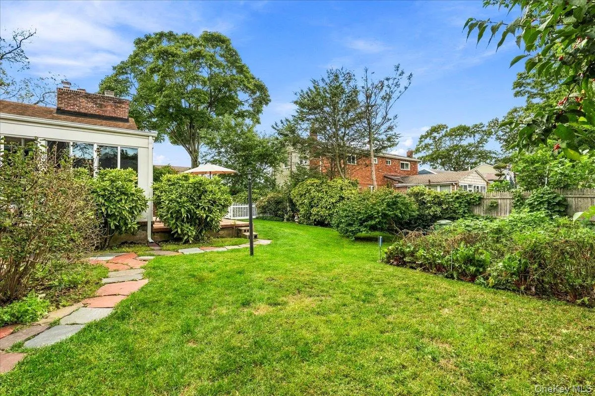 3075 Wilson Avenue, Hempstead, NY, 3 Bedrooms Bedrooms, 7 Rooms Rooms,2 BathroomsBathrooms,Residential,For Rent,Wilson,0,1055221 3075 Wilson Avenue, Hempstead, NY, 3 Bedrooms Bedrooms, 7 Rooms Rooms,2 BathroomsBathrooms,Residential,For Rent,Wilson,0,1055221