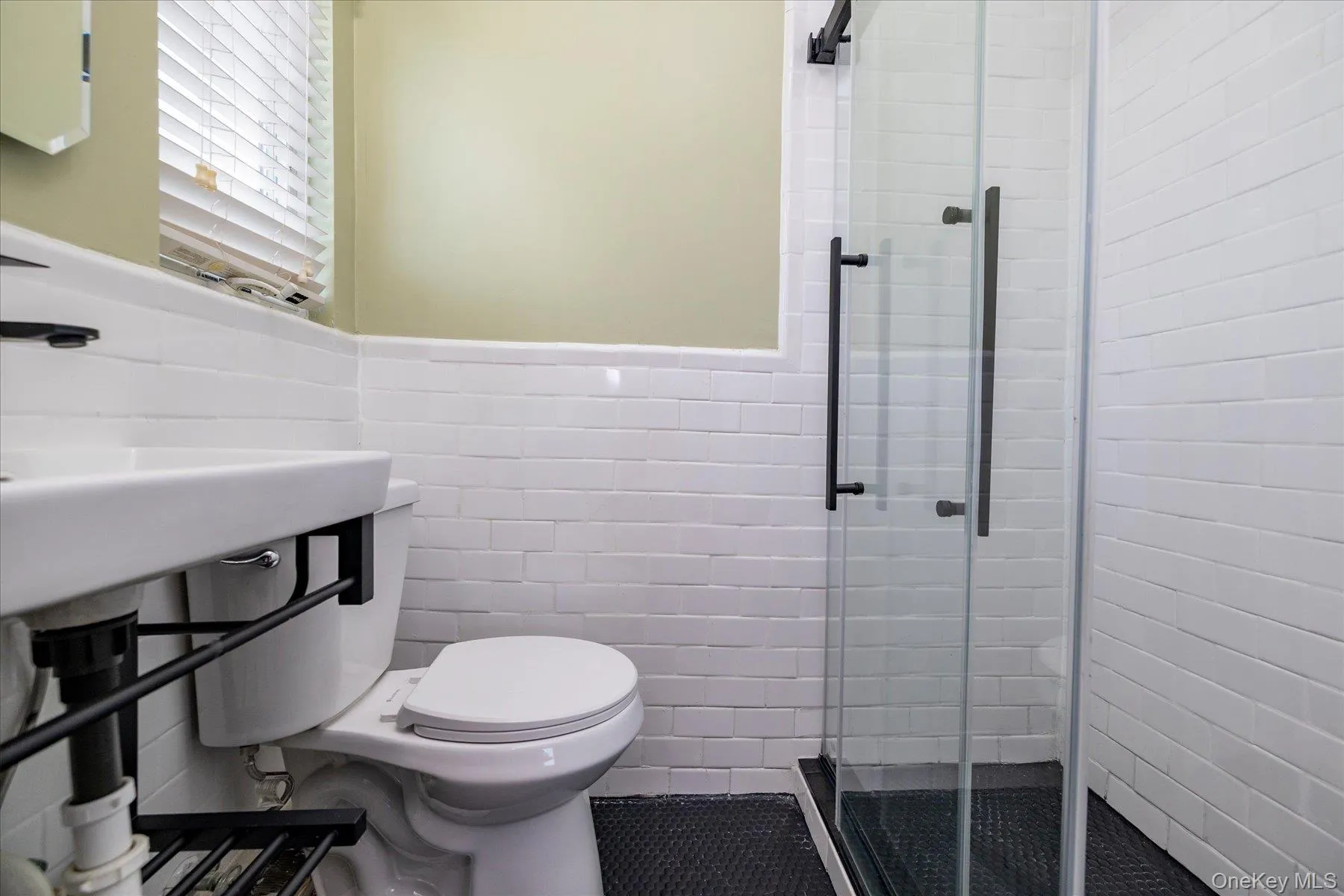 3784 Carrel Boulevard, Hempstead, NY, 5 Bedroom Bedrooms, 9 Room Rooms,3 BathroomBathrooms,Residential Lease,For Rent,Carrel,0,1055223 3784 Carrel Boulevard, Hempstead, NY, 5 Bedroom Bedrooms, 9 Room Rooms,3 BathroomBathrooms,Residential Lease,For Rent,Carrel,0,1055223