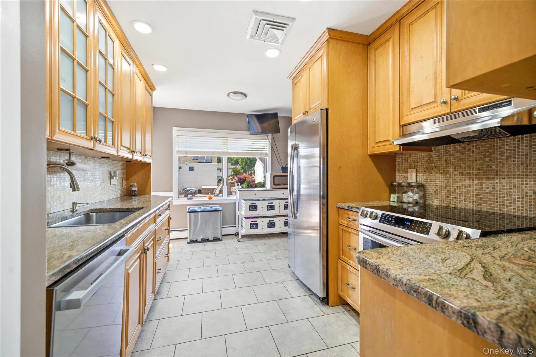 3784 Carrel Boulevard, Hempstead, NY, 5 Bedroom Bedrooms, 9 Room Rooms,3 BathroomBathrooms,Residential Lease,For Rent,Carrel,0,1055223 3784 Carrel Boulevard, Hempstead, NY, 5 Bedroom Bedrooms, 9 Room Rooms,3 BathroomBathrooms,Residential Lease,For Rent,Carrel,0,1055223