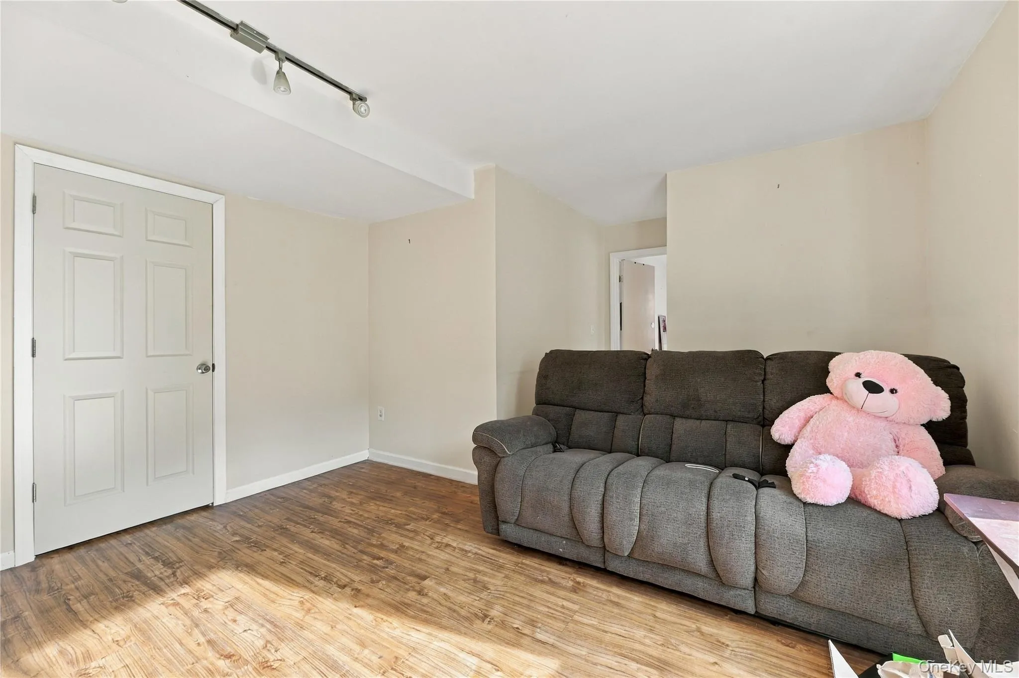 39 Clintonwood Drive, New Windsor, NY, 5 Bedrooms Bedrooms, 11 Rooms Rooms,3 BathroomsBathrooms,Residential,For Rent,Clintonwood,0,1055234 39 Clintonwood Drive, New Windsor, NY, 5 Bedrooms Bedrooms, 11 Rooms Rooms,3 BathroomsBathrooms,Residential,For Rent,Clintonwood,0,1055234