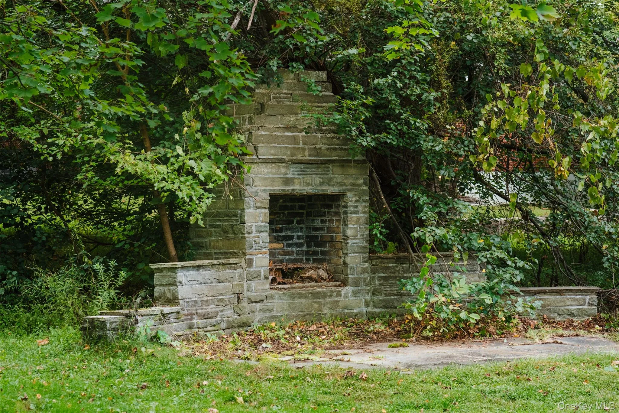 Discover the backyard fireplace Discover the backyard fireplace