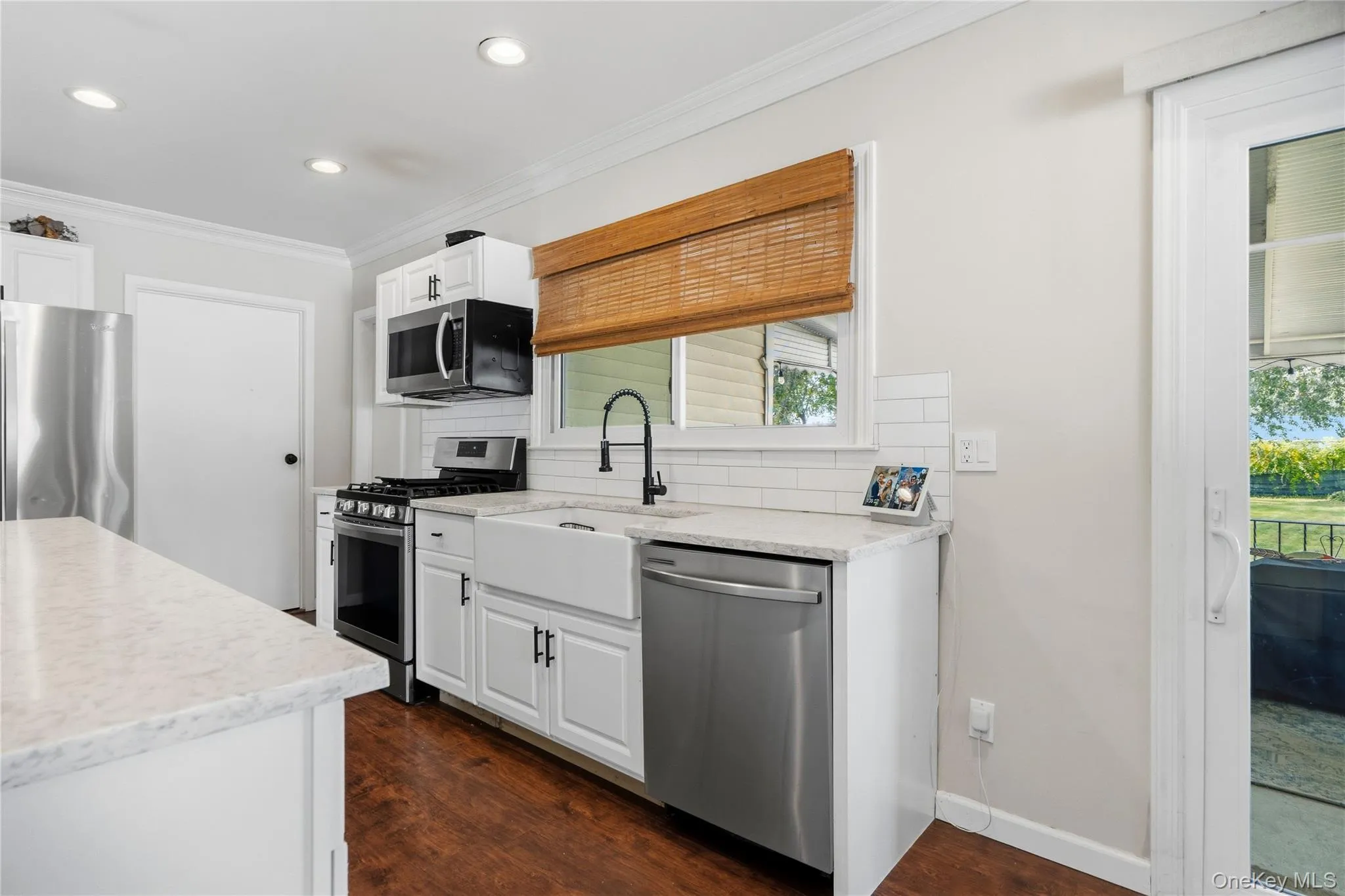 162 Carlls Path, Babylon, NY, 3 Bedrooms Bedrooms, 5 Rooms Rooms,1 BathroomBathrooms,Residential,For Rent,Carlls,0,1055251 162 Carlls Path, Babylon, NY, 3 Bedrooms Bedrooms, 5 Rooms Rooms,1 BathroomBathrooms,Residential,For Rent,Carlls,0,1055251