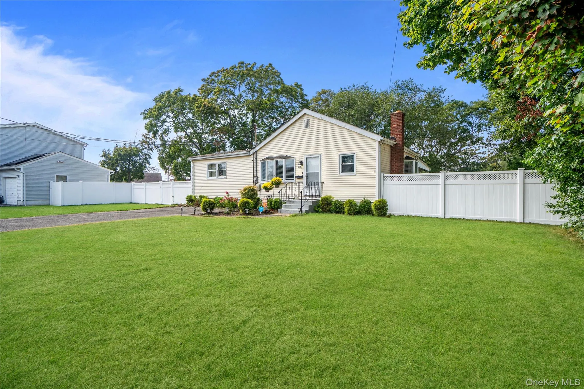 162 Carlls Path, Babylon, NY, 3 Bedrooms Bedrooms, 5 Rooms Rooms,1 BathroomBathrooms,Residential,For Rent,Carlls,0,1055251 162 Carlls Path, Babylon, NY, 3 Bedrooms Bedrooms, 5 Rooms Rooms,1 BathroomBathrooms,Residential,For Rent,Carlls,0,1055251