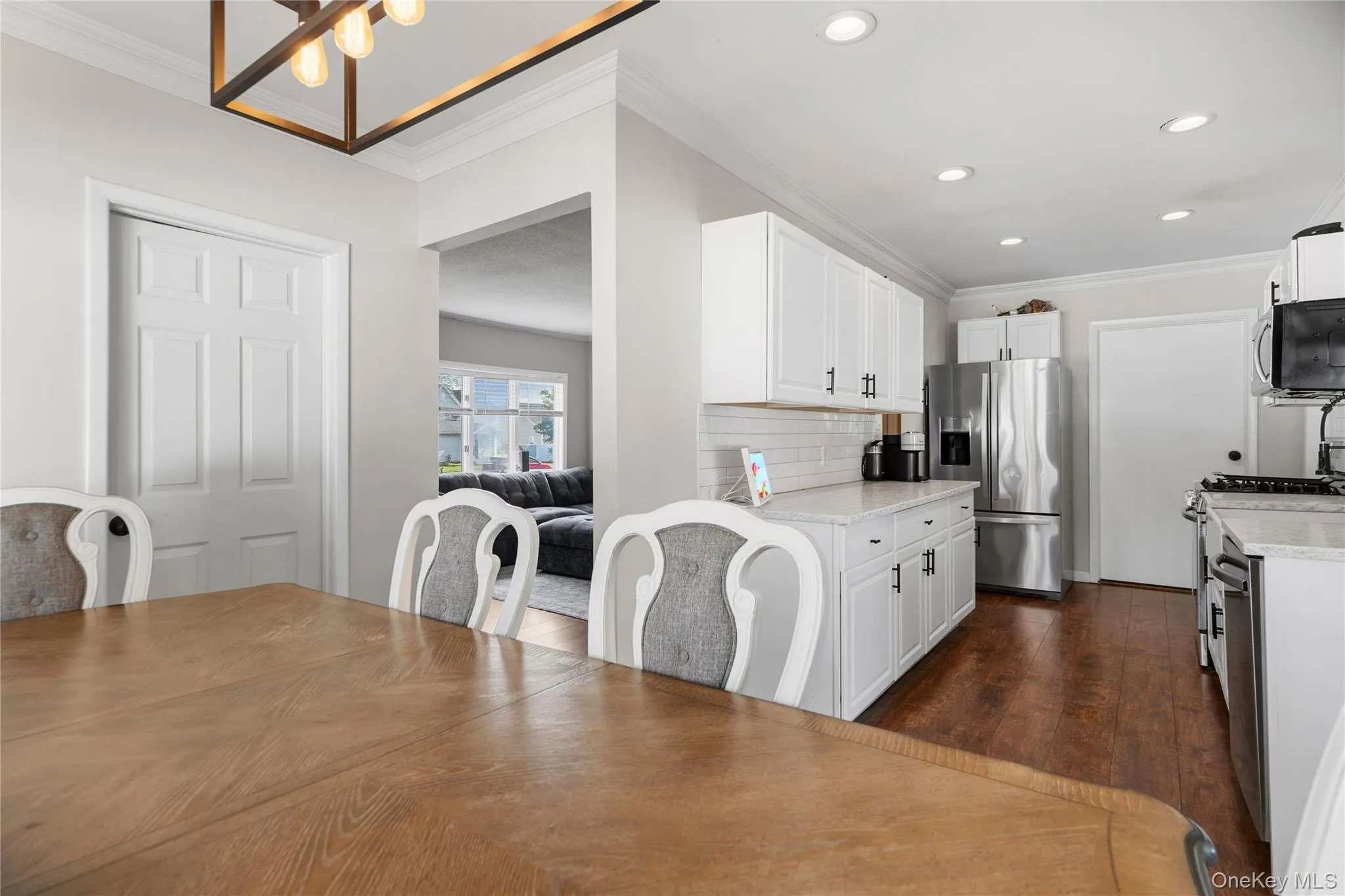 162 Carlls Path, Babylon, NY, 3 Bedrooms Bedrooms, 5 Rooms Rooms,1 BathroomBathrooms,Residential,For Rent,Carlls,0,1055251 162 Carlls Path, Babylon, NY, 3 Bedrooms Bedrooms, 5 Rooms Rooms,1 BathroomBathrooms,Residential,For Rent,Carlls,0,1055251