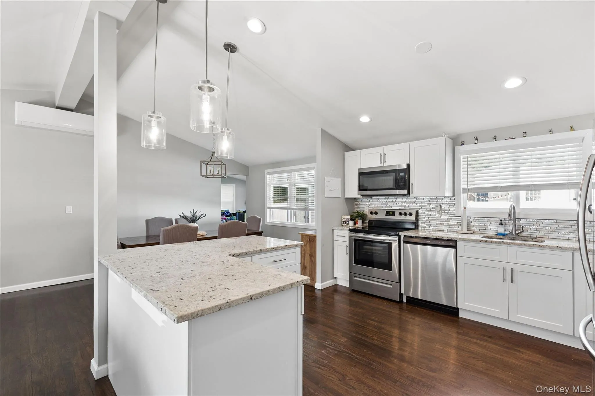 47 Rexmere Avenue, Brookhaven, NY, 3 Bedrooms Bedrooms, 8 Rooms Rooms,1 BathroomBathrooms,Residential,For Rent,Rexmere,0,1055253 47 Rexmere Avenue, Brookhaven, NY, 3 Bedrooms Bedrooms, 8 Rooms Rooms,1 BathroomBathrooms,Residential,For Rent,Rexmere,0,1055253