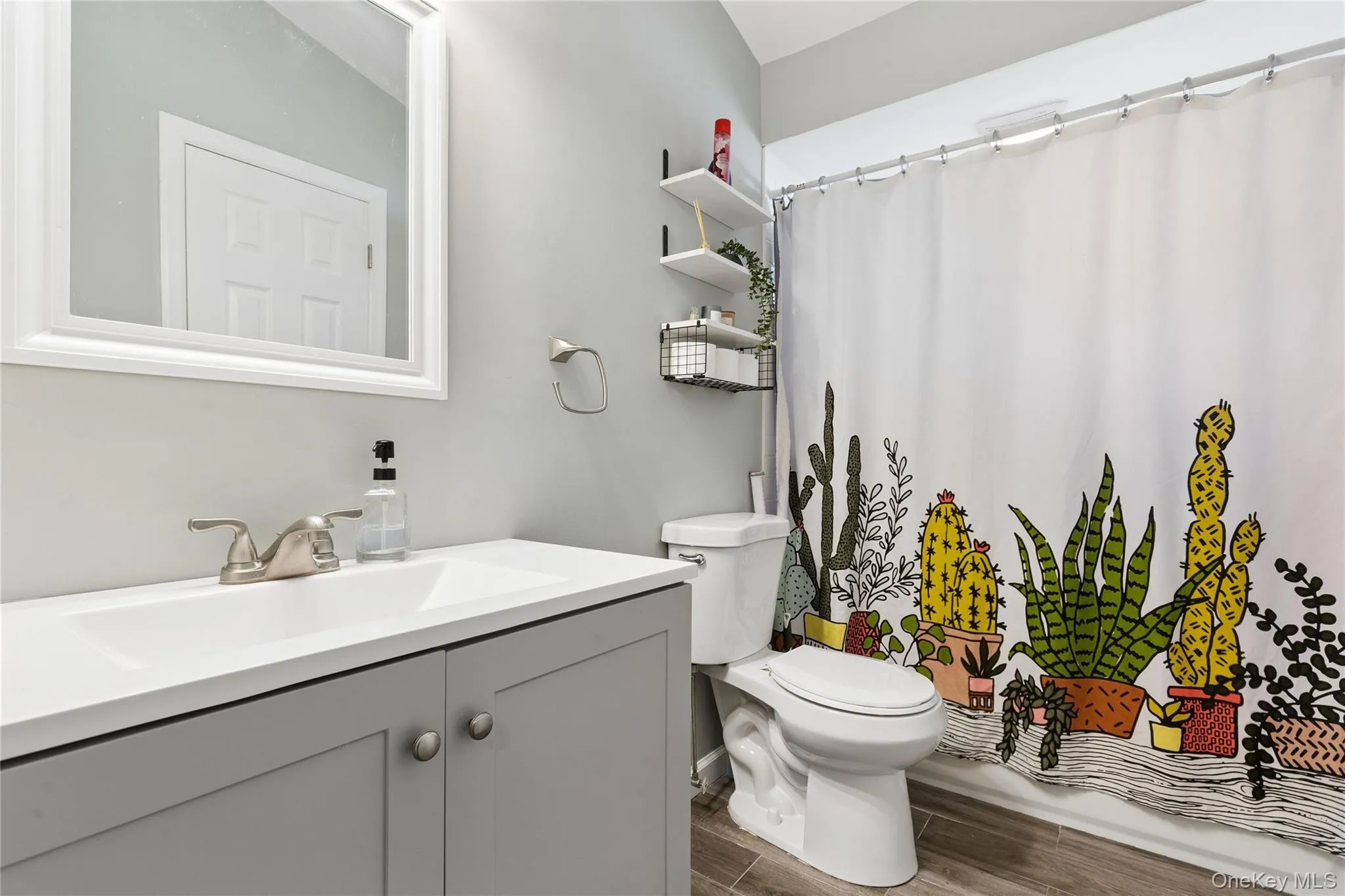 47 Rexmere Avenue, Brookhaven, NY, 3 Bedrooms Bedrooms, 8 Rooms Rooms,1 BathroomBathrooms,Residential,For Rent,Rexmere,0,1055253 47 Rexmere Avenue, Brookhaven, NY, 3 Bedrooms Bedrooms, 8 Rooms Rooms,1 BathroomBathrooms,Residential,For Rent,Rexmere,0,1055253