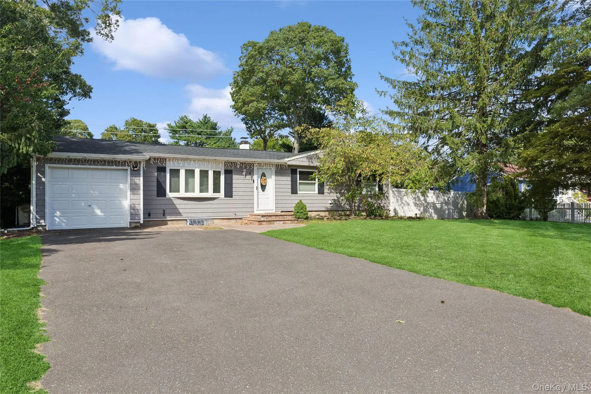 47 Rexmere Avenue, Brookhaven, NY, 3 Bedrooms Bedrooms, 8 Rooms Rooms,1 BathroomBathrooms,Residential,For Rent,Rexmere,0,1055253 47 Rexmere Avenue, Brookhaven, NY, 3 Bedrooms Bedrooms, 8 Rooms Rooms,1 BathroomBathrooms,Residential,For Rent,Rexmere,0,1055253