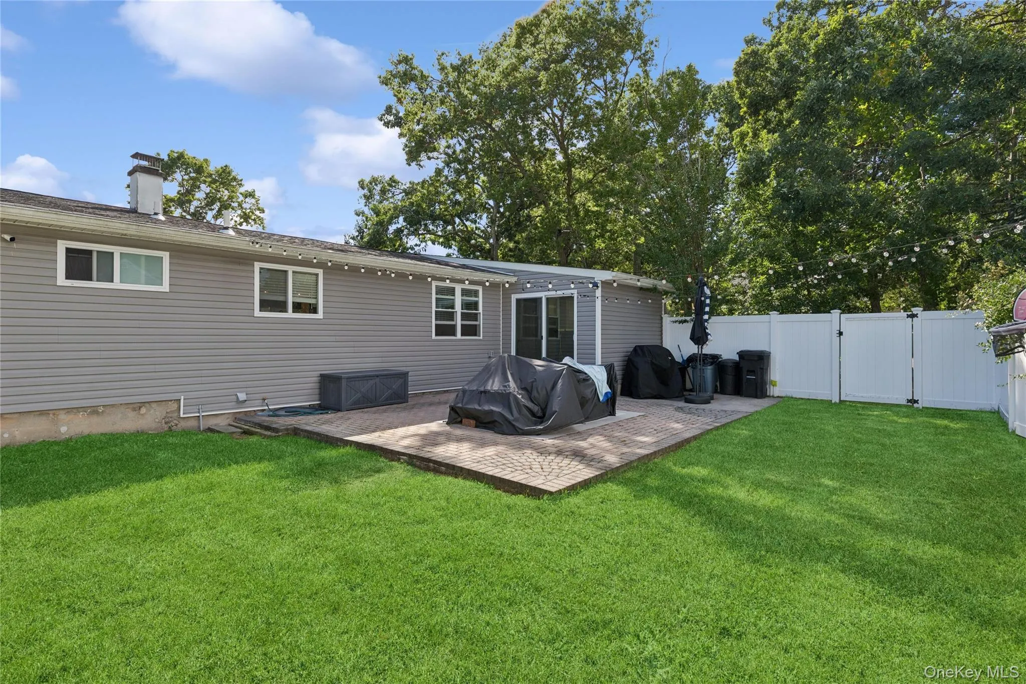 47 Rexmere Avenue, Brookhaven, NY, 3 Bedrooms Bedrooms, 8 Rooms Rooms,1 BathroomBathrooms,Residential,For Rent,Rexmere,0,1055253 47 Rexmere Avenue, Brookhaven, NY, 3 Bedrooms Bedrooms, 8 Rooms Rooms,1 BathroomBathrooms,Residential,For Rent,Rexmere,0,1055253